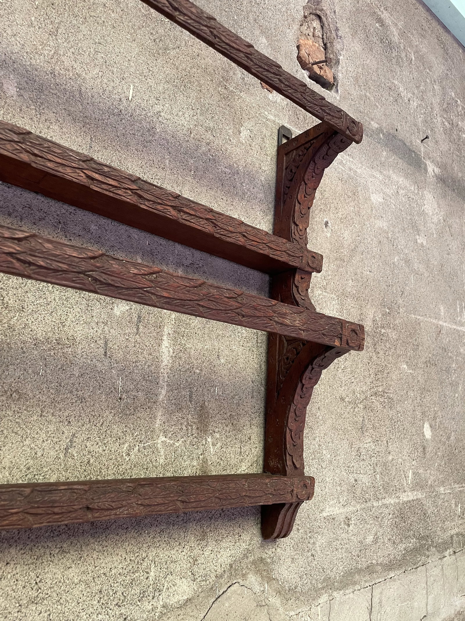 Early 20th Century Dutch Carved Oak Angel Cherub Head Wall Mounted Plate Display Rack Shelf - 6