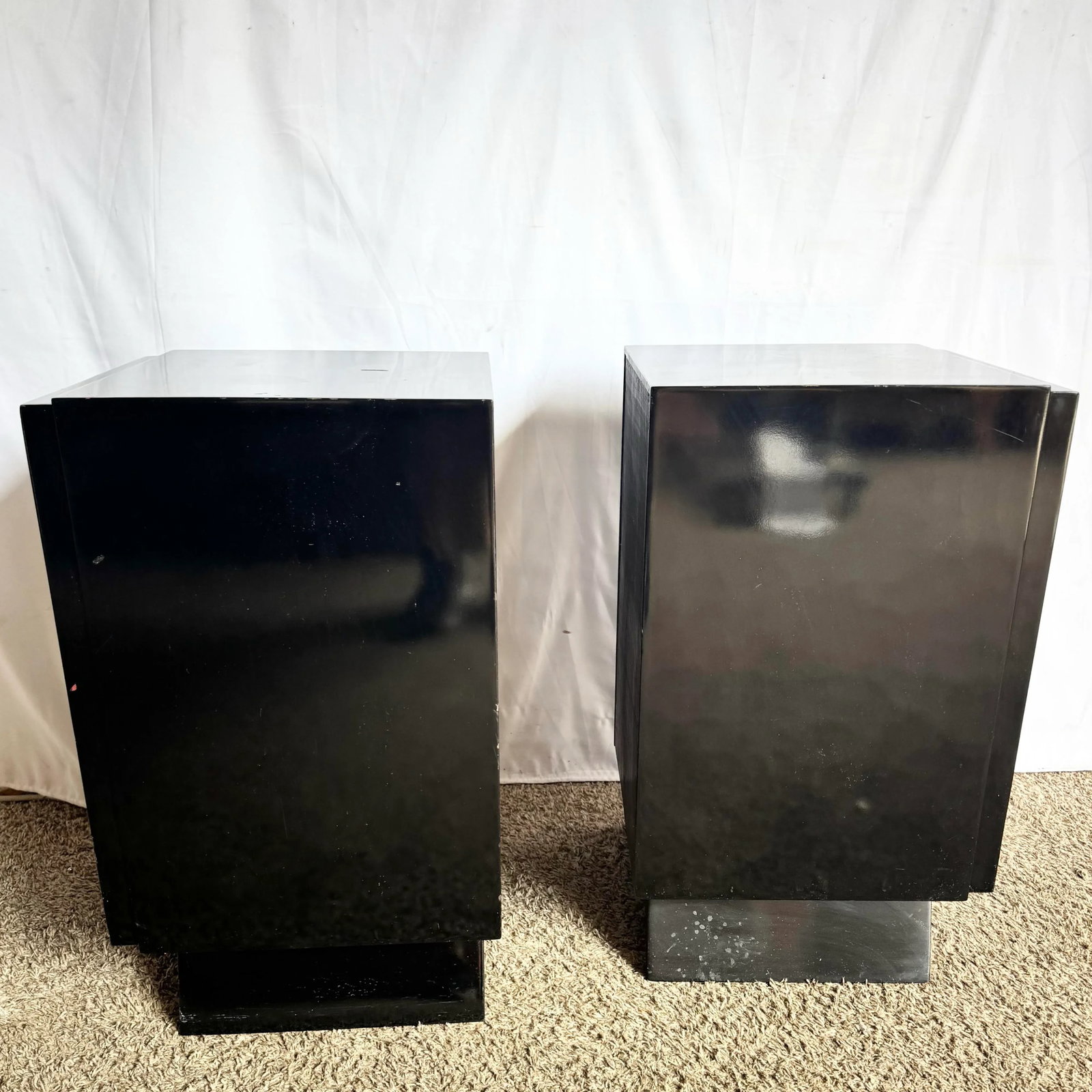 Art Deco Black Lacquered and Gold Nighstands With Brass Hardware - A Pair - 7
