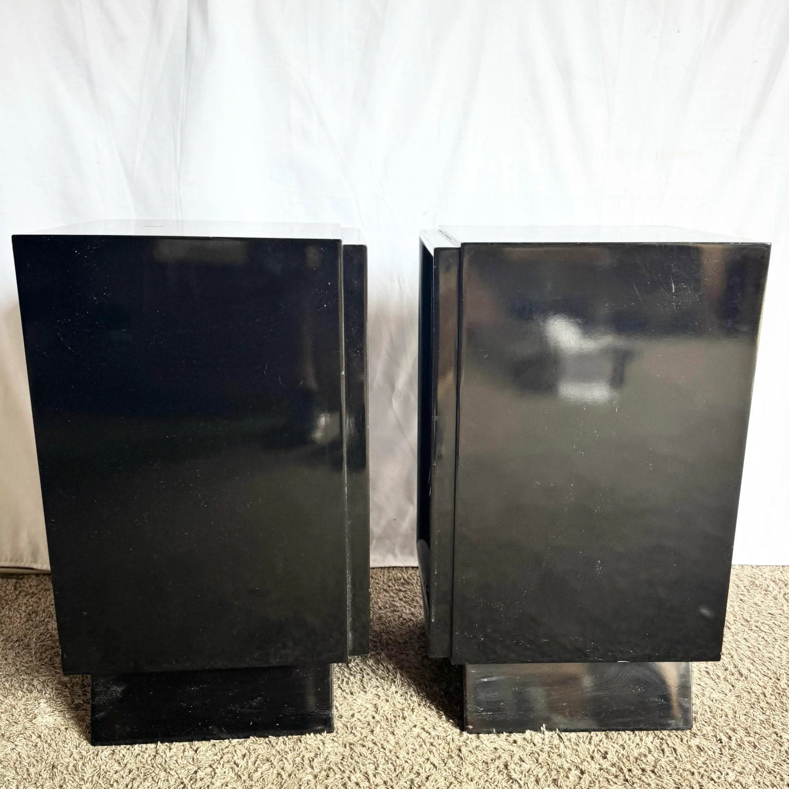 Art Deco Black Lacquered and Gold Nighstands With Brass Hardware - A Pair - 8