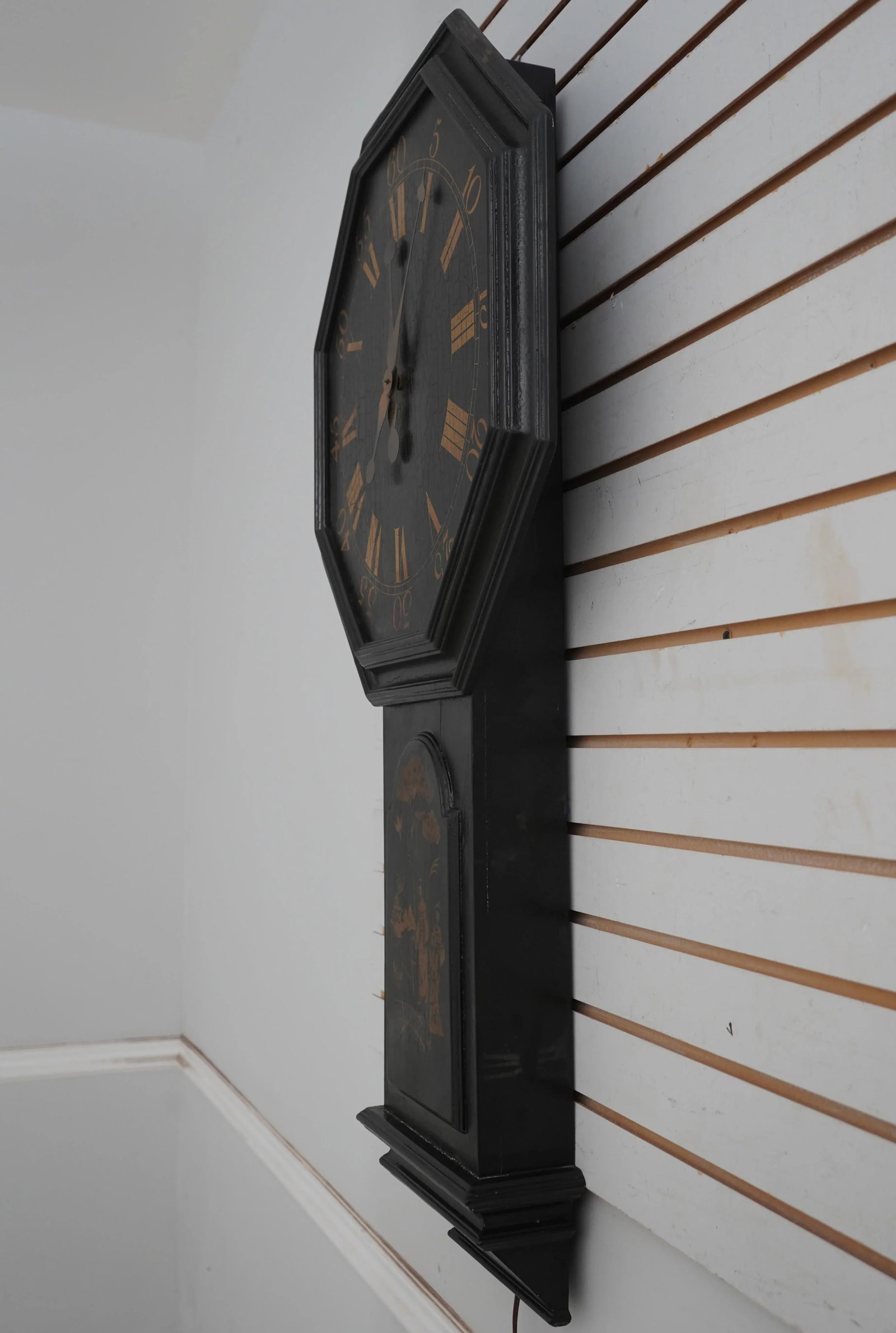 Chinoiserie Decorated Finish Electric Wall Clock - 2