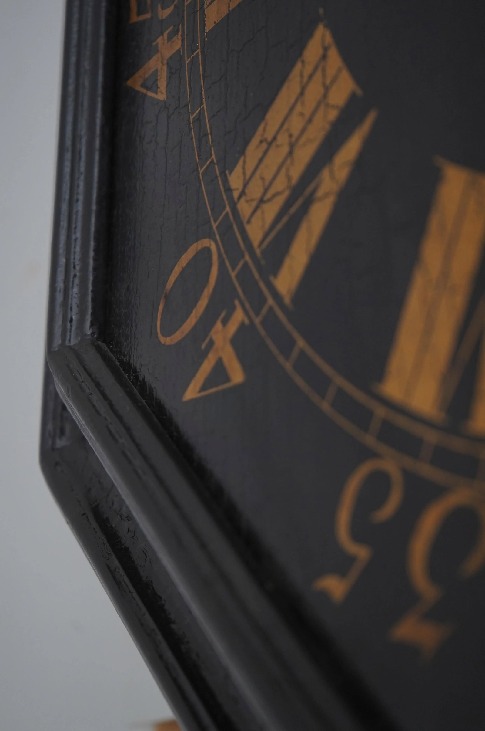 Chinoiserie Decorated Finish Electric Wall Clock - 7