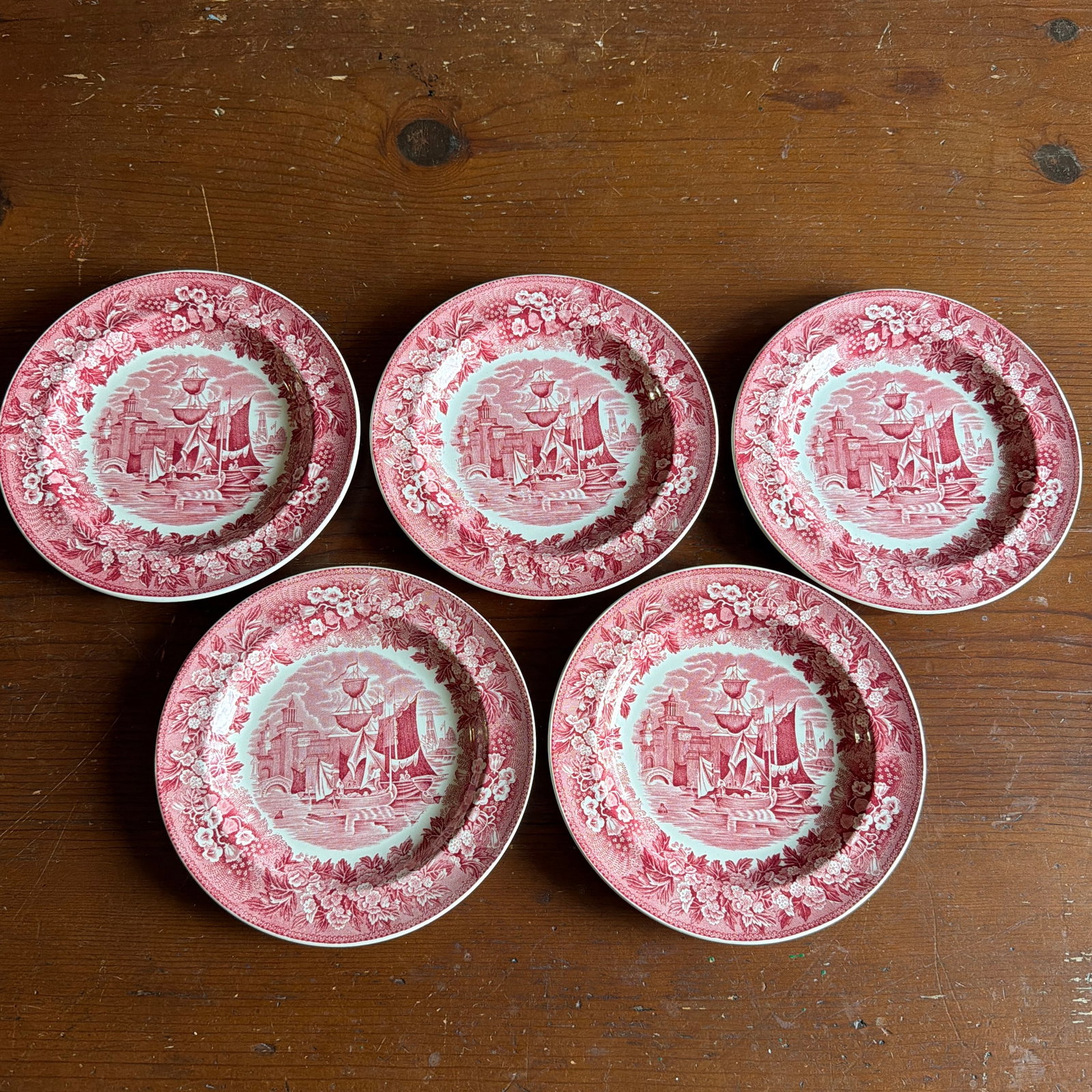 A Fine Set of 5 Vintage Wedgwood "Ferrara" Red Transferware Plates, 1960's - 2