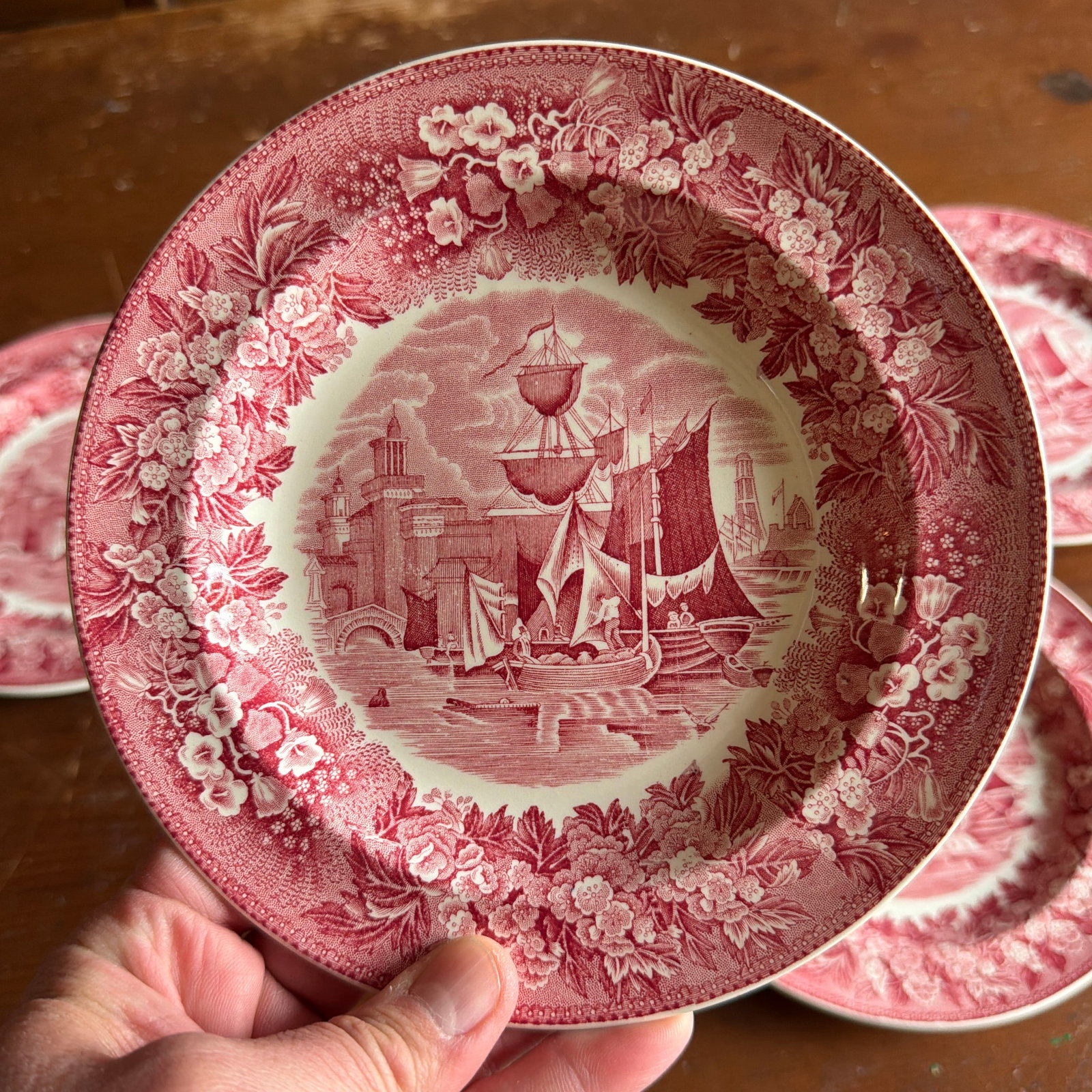 A Fine Set of 5 Vintage Wedgwood "Ferrara" Red Transferware Plates, 1960's - 8