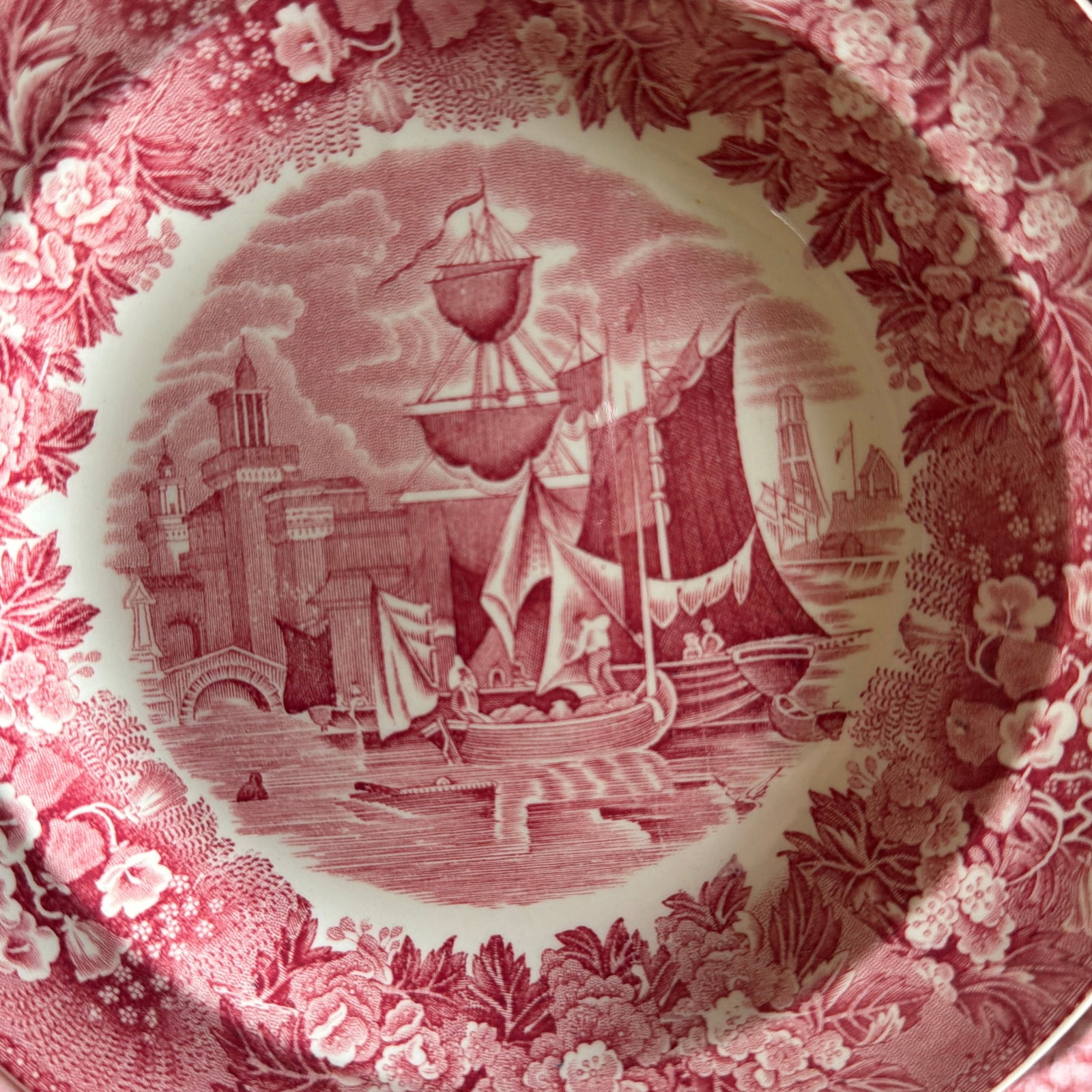 A Fine Set of 5 Vintage Wedgwood "Ferrara" Red Transferware Plates, 1960's - 9