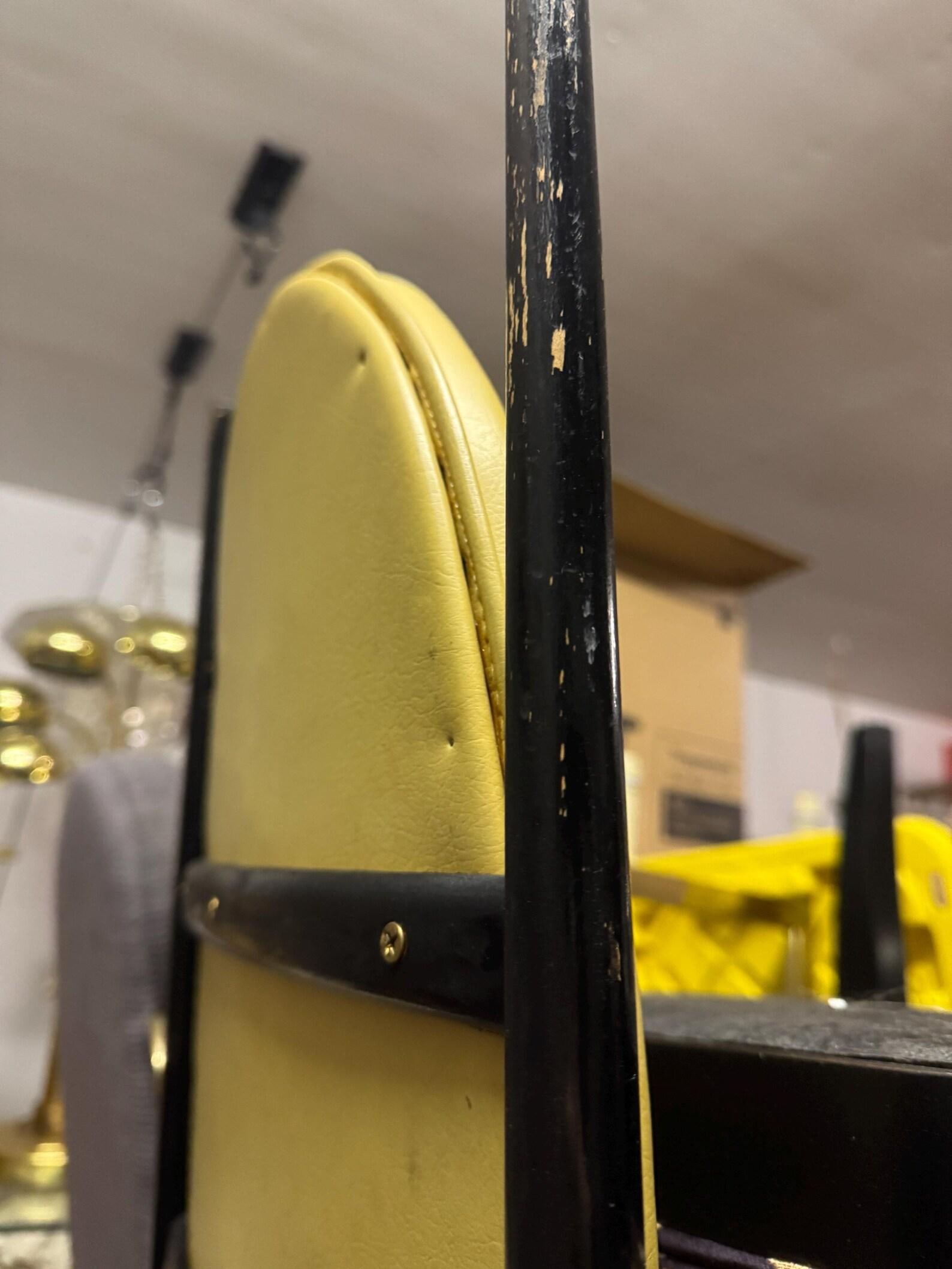 Pair of 1970s Italian Modern High-Back Sculptural Chairs - 9
