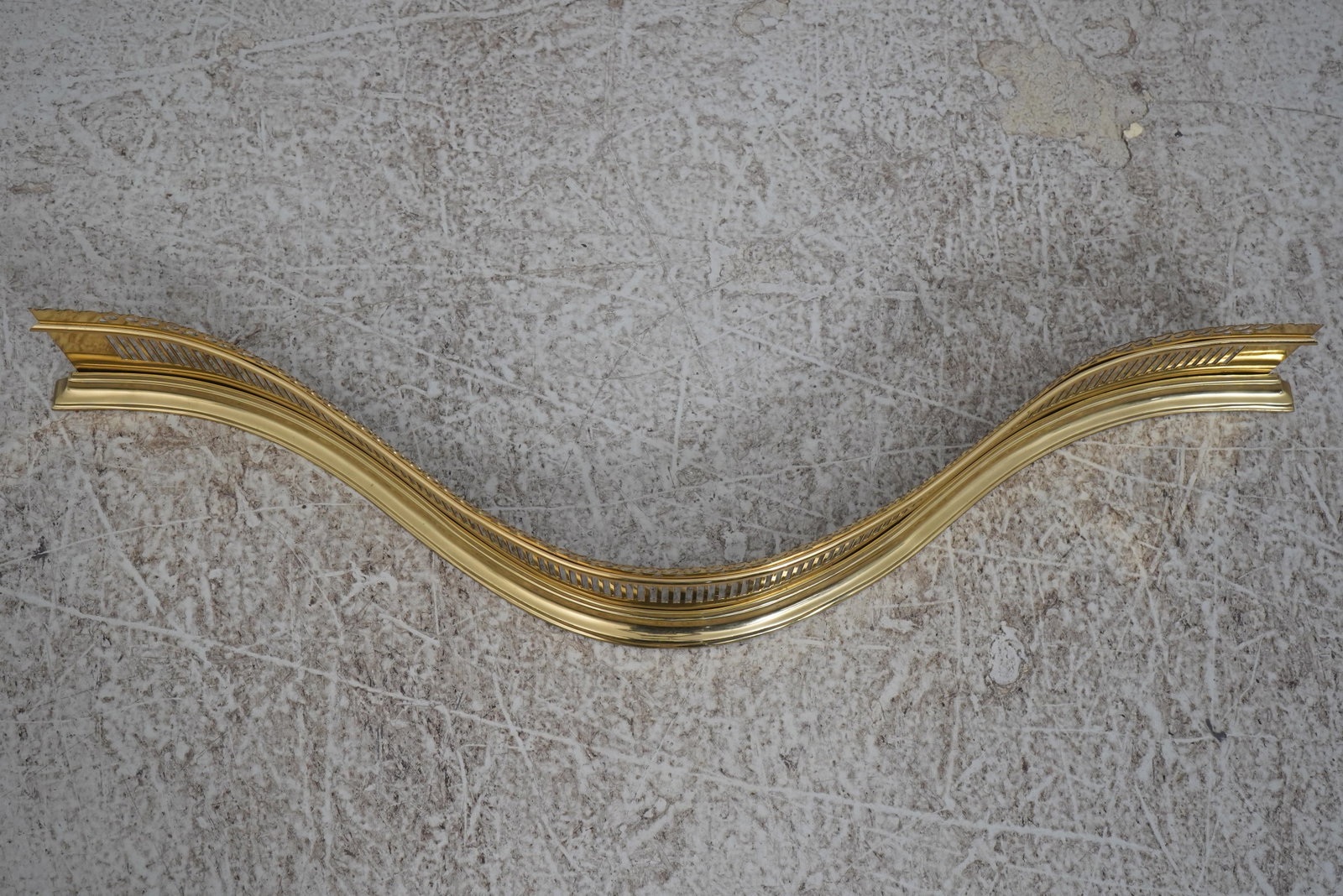 Virginia Metalcrafters Williamsburg Style Brass Fireplace Fender - 2