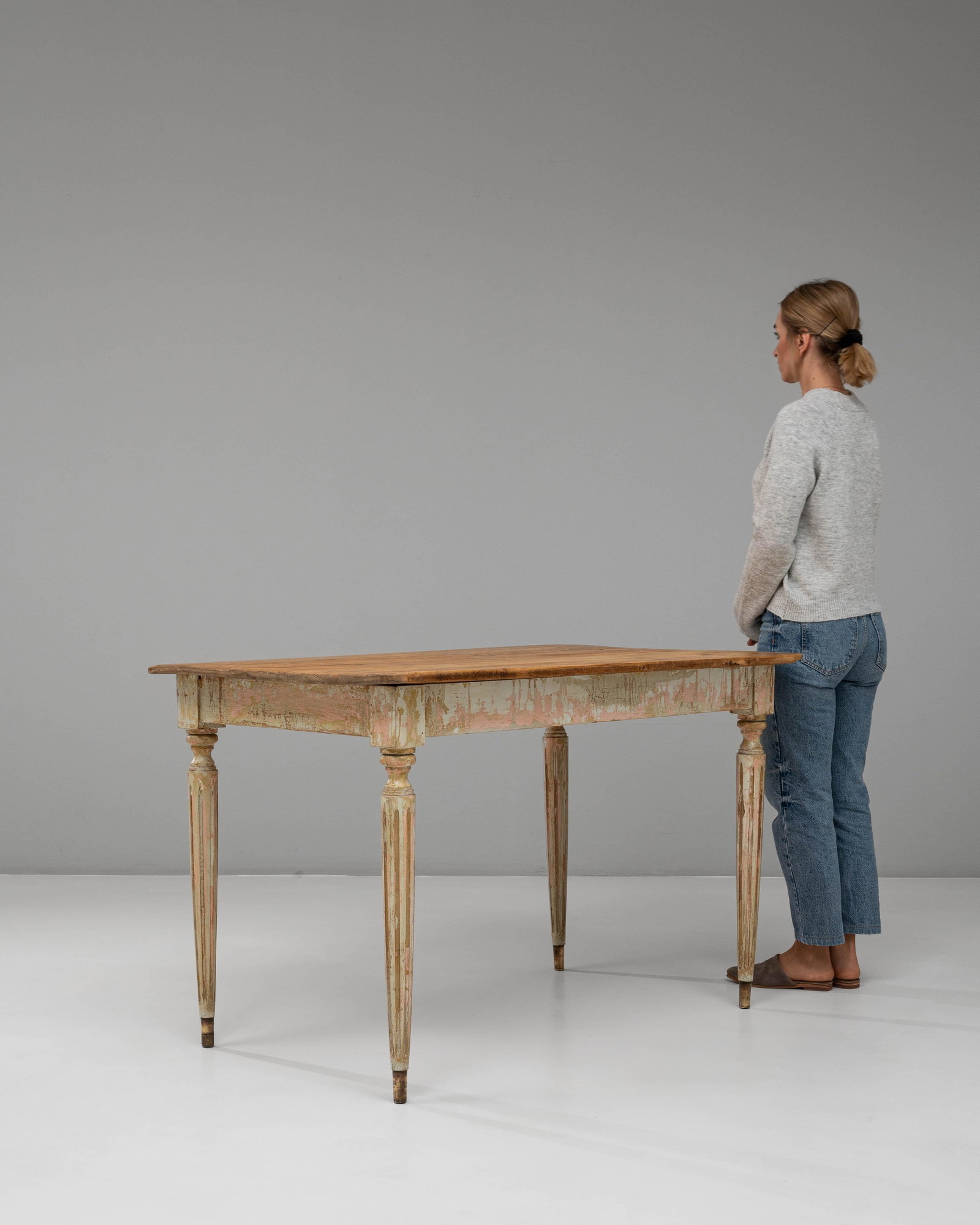 20th Century French Gustavian Wood Patinated Side Table - 3