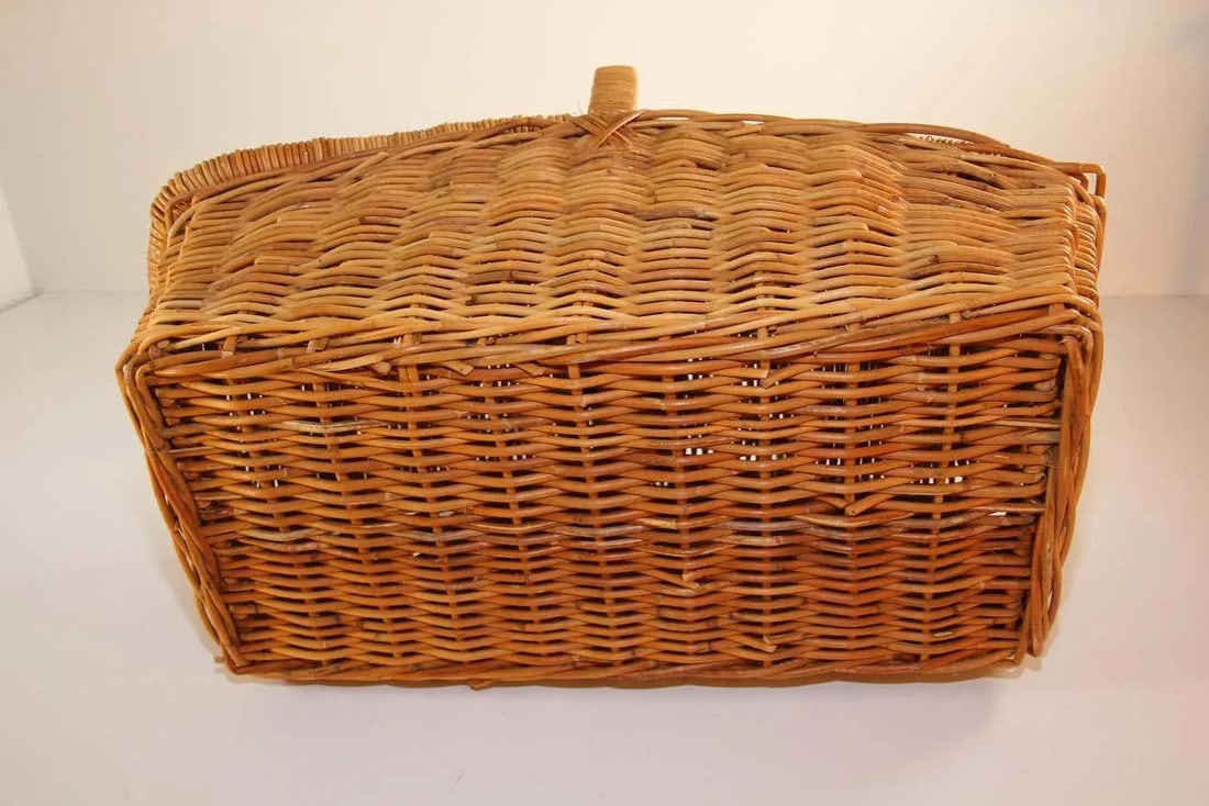 1980s French Provincial Rattan Lidded Handled Basket - 2