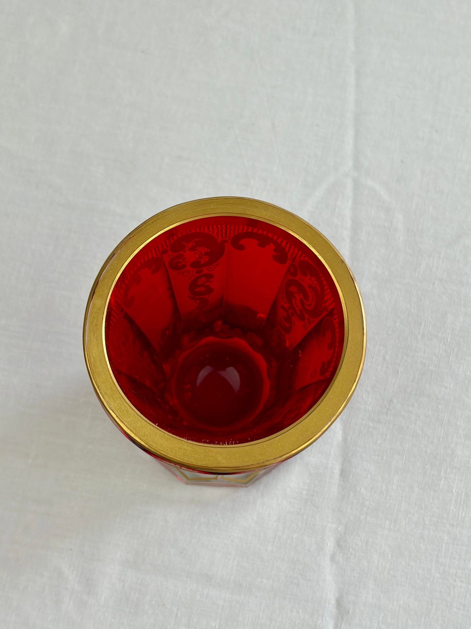 1950s Ruby Flash Glass Goblet With Gilt Scrollwork - Bohemian Biedermeier Style - 4