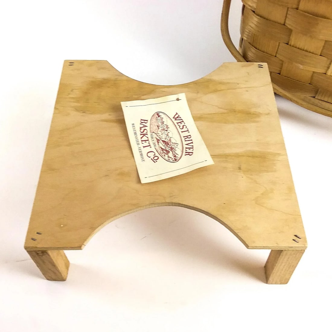 Vintage West River Picnic Basket - 8