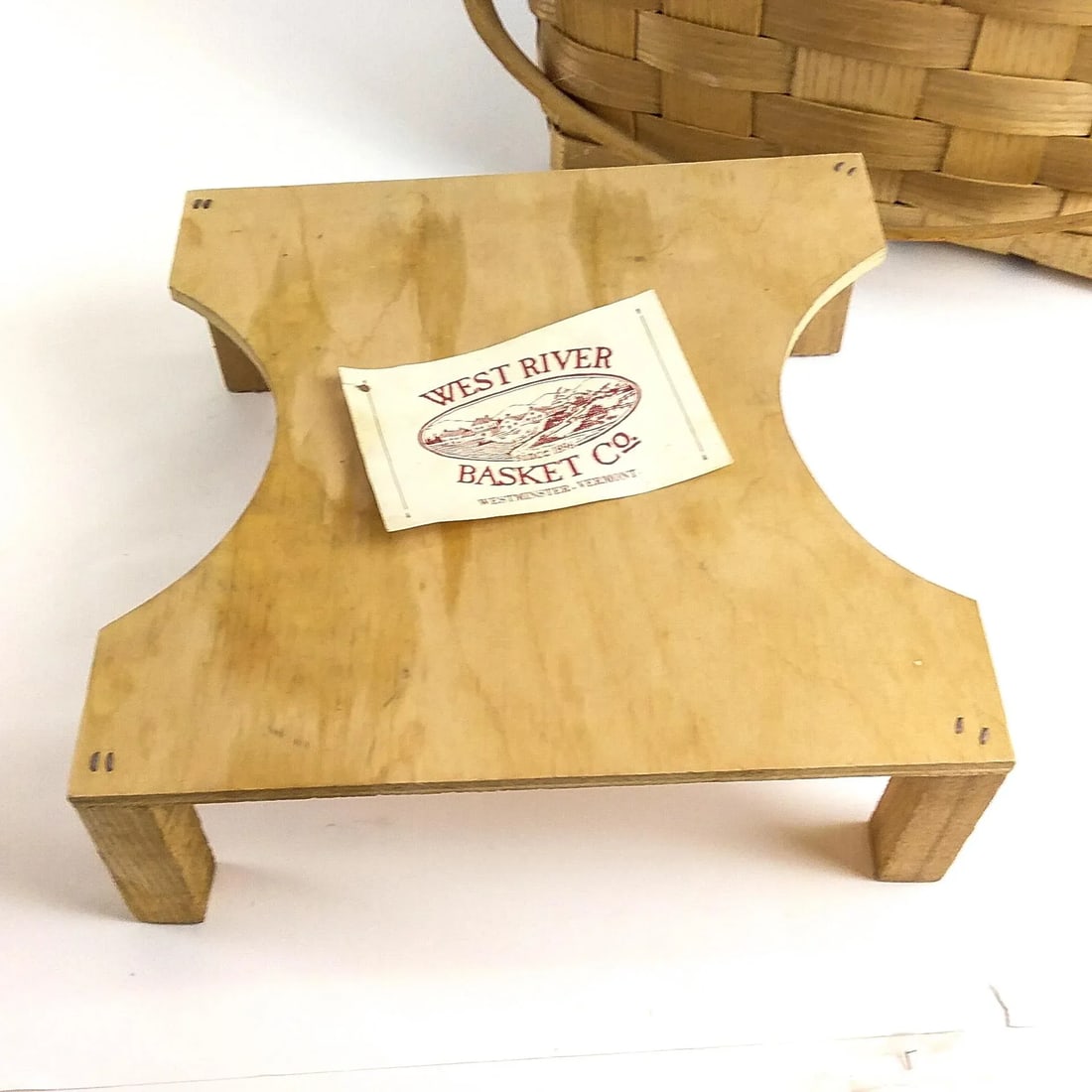 Vintage West River Picnic Basket - 9