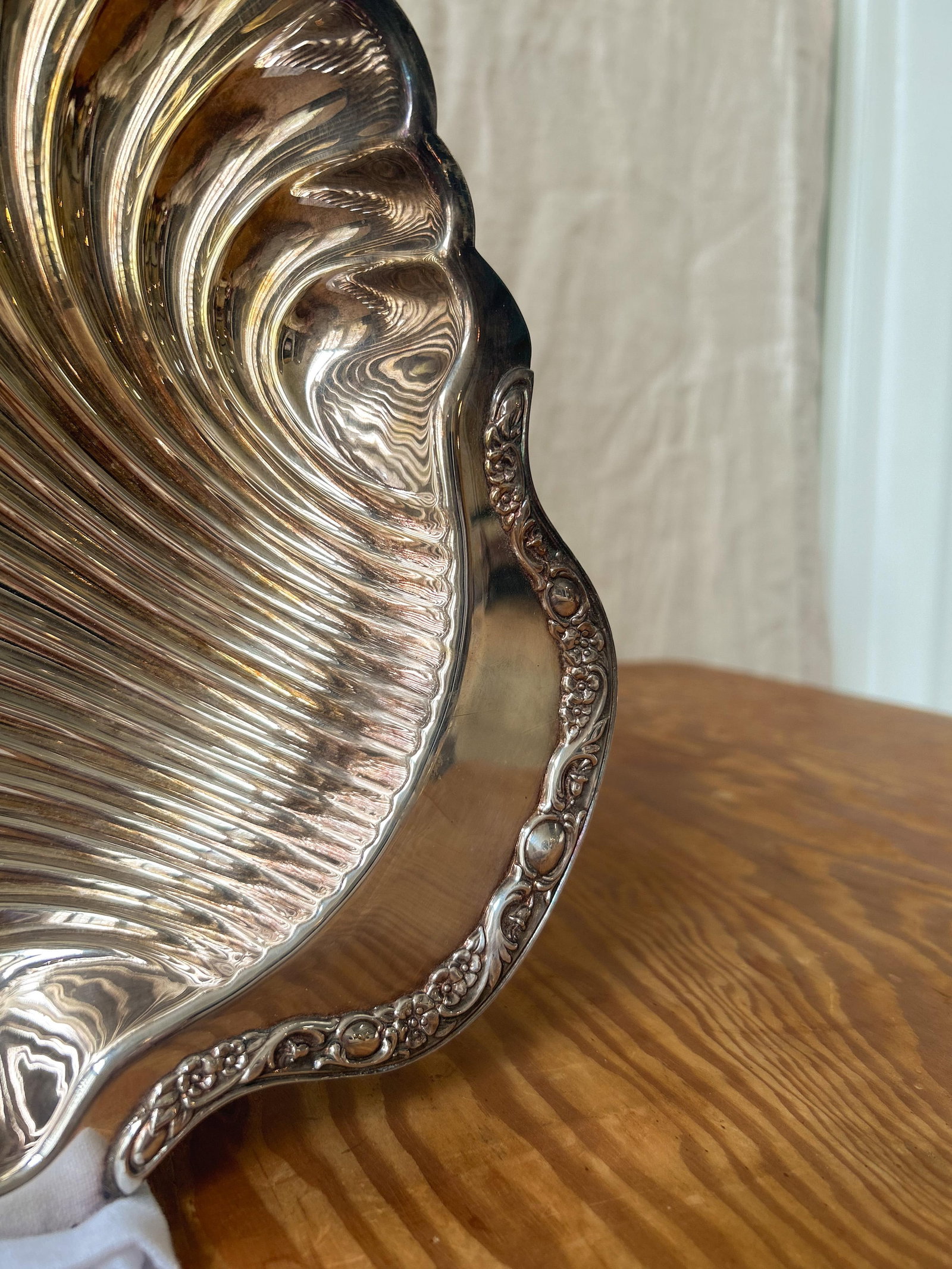 Mid 20th Century Rocco Silver-Plated Shell - 4