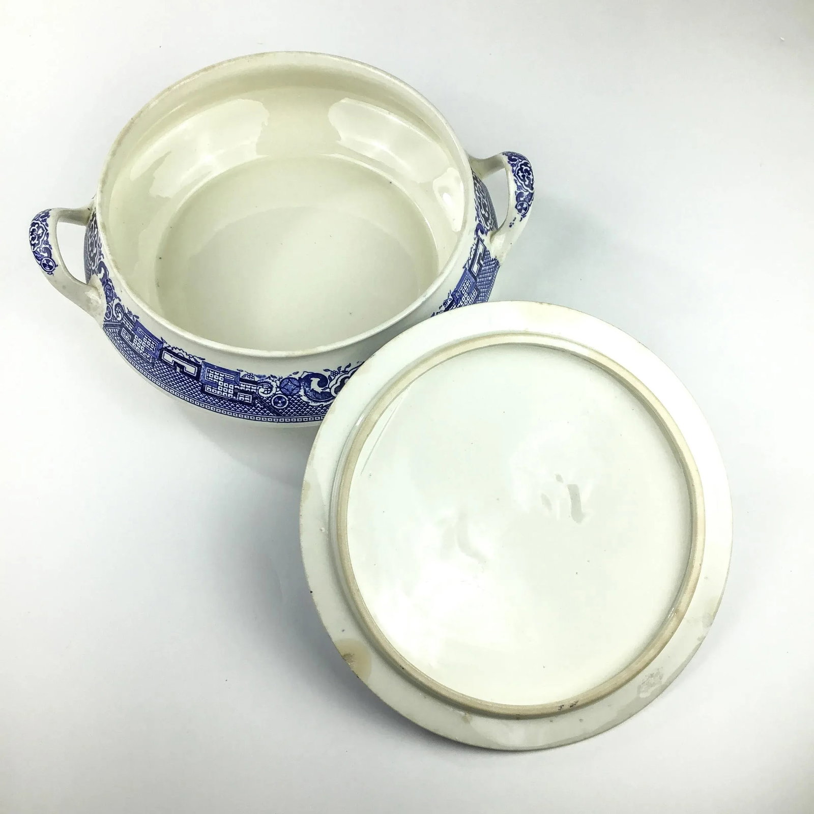 Vintage Covered Porcelain Casserole Dish Blue Willow Empress Design - 4