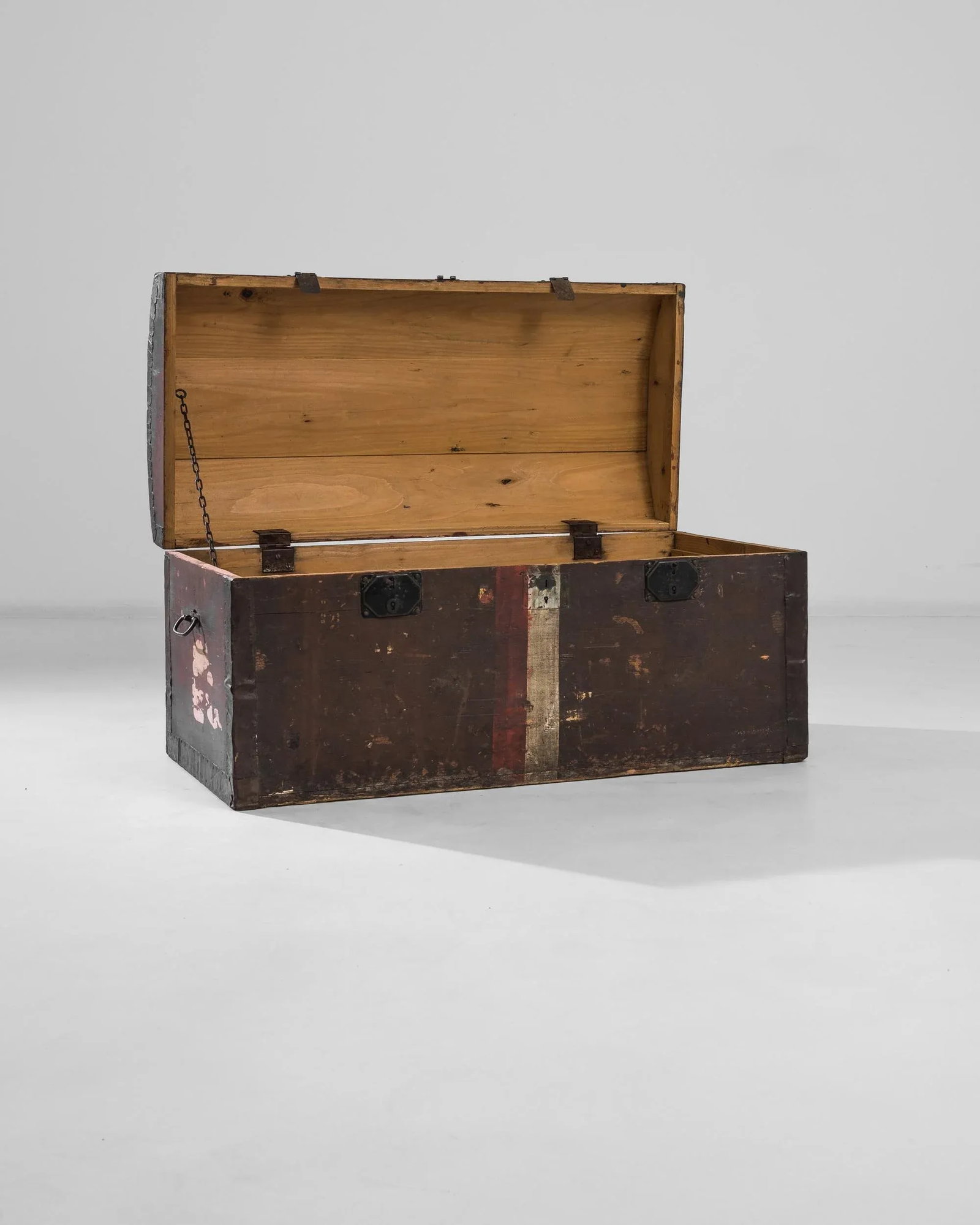1900s French Wooden Trunk - 3