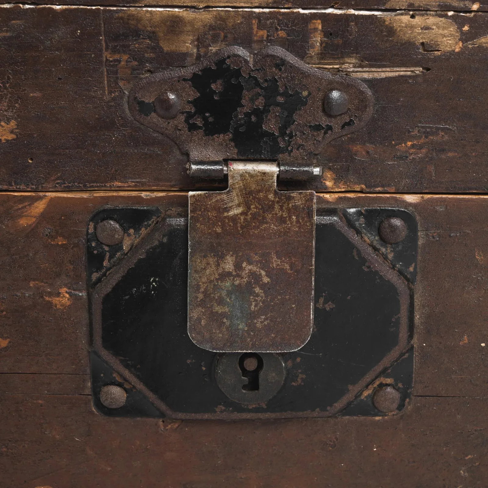 1900s French Wooden Trunk - 5