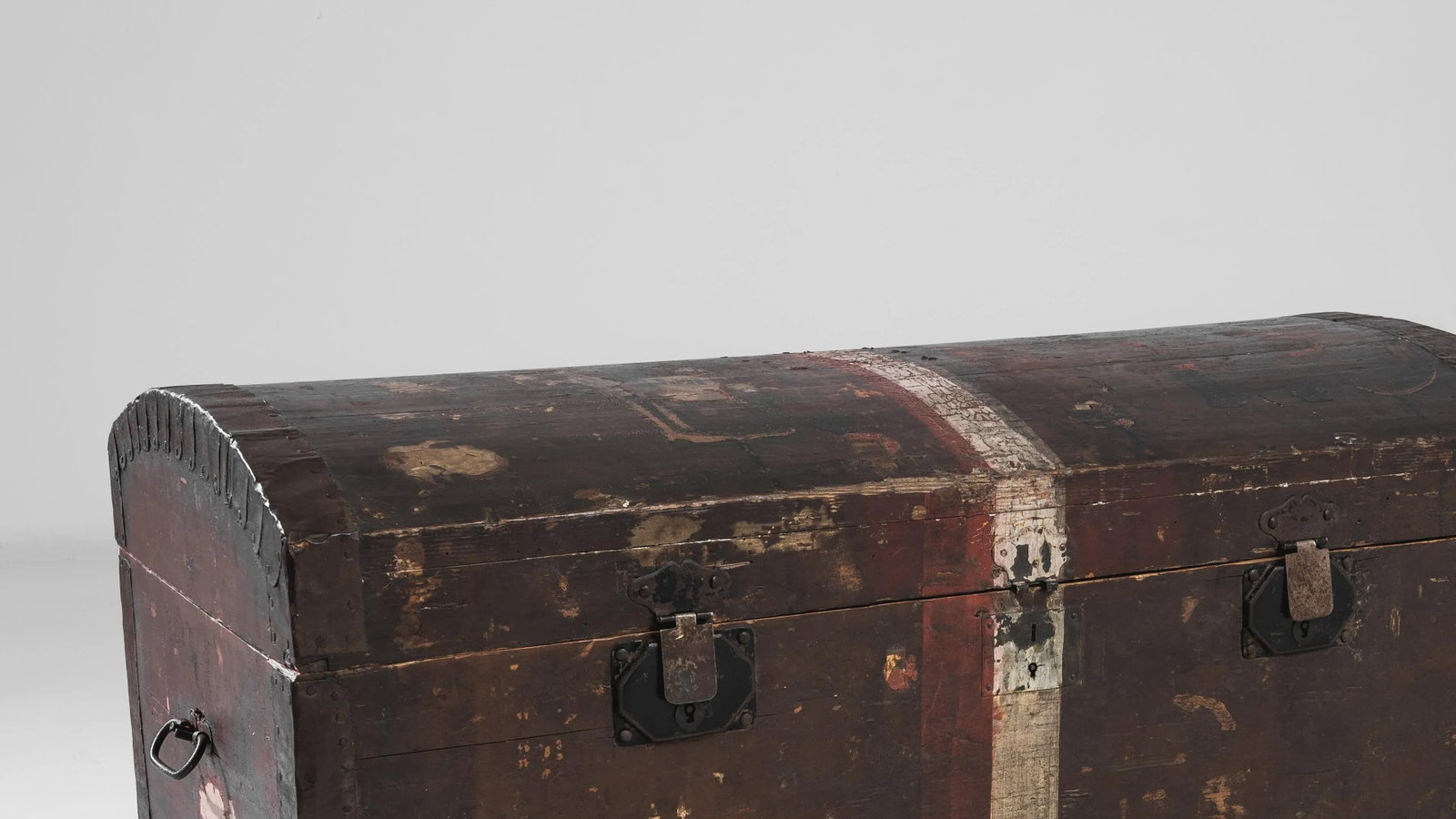 1900s French Wooden Trunk - 7