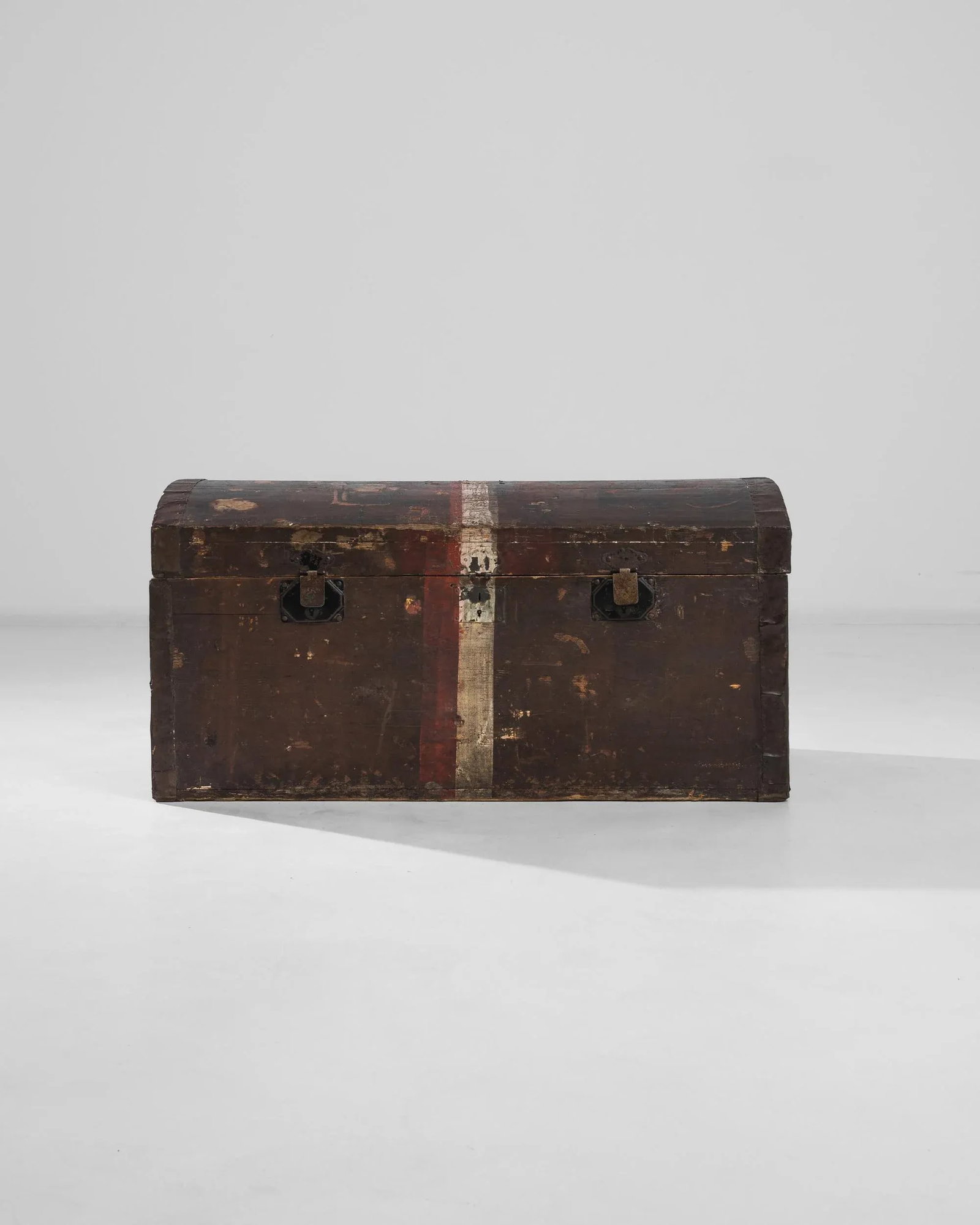 1900s French Wooden Trunk - 8
