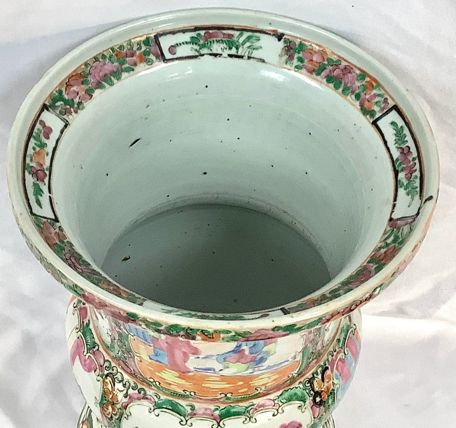 19th Century Chinese Export Rose Medallion Porcelain Vase - 5