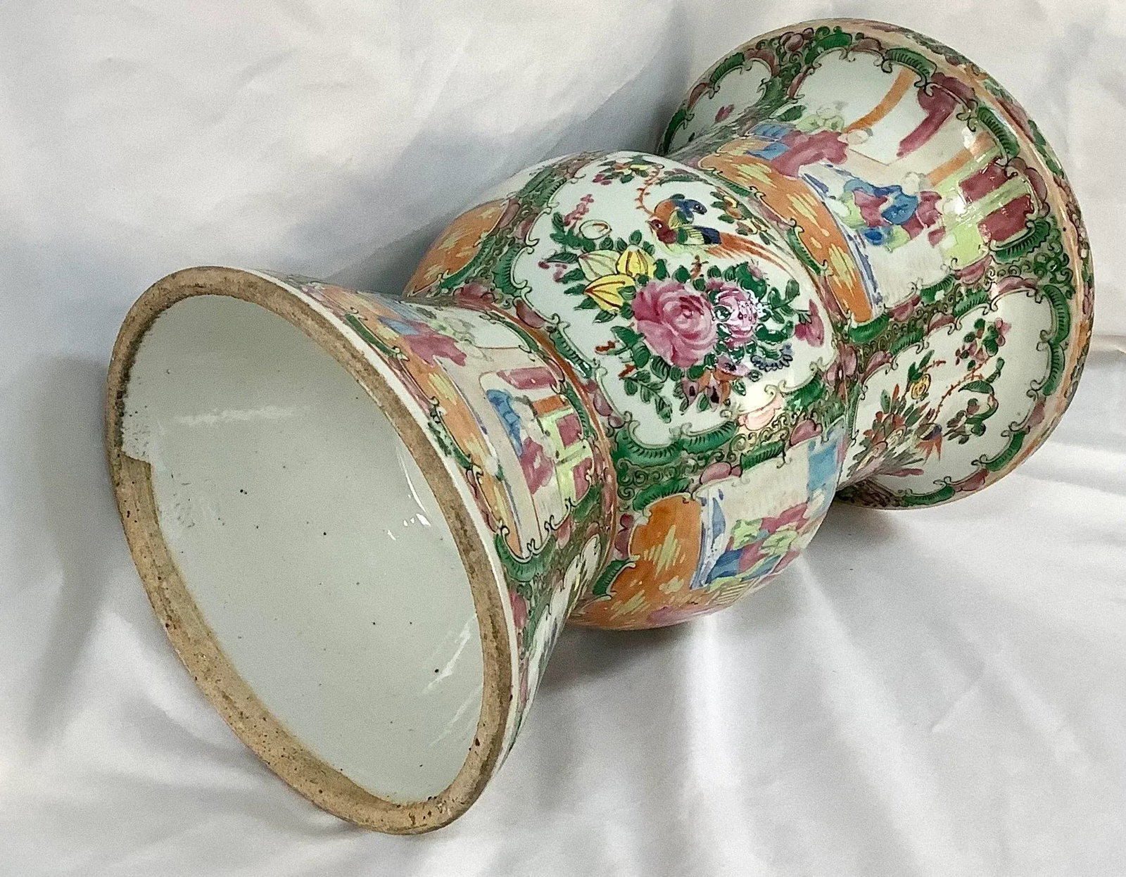 19th Century Chinese Export Rose Medallion Porcelain Vase - 7