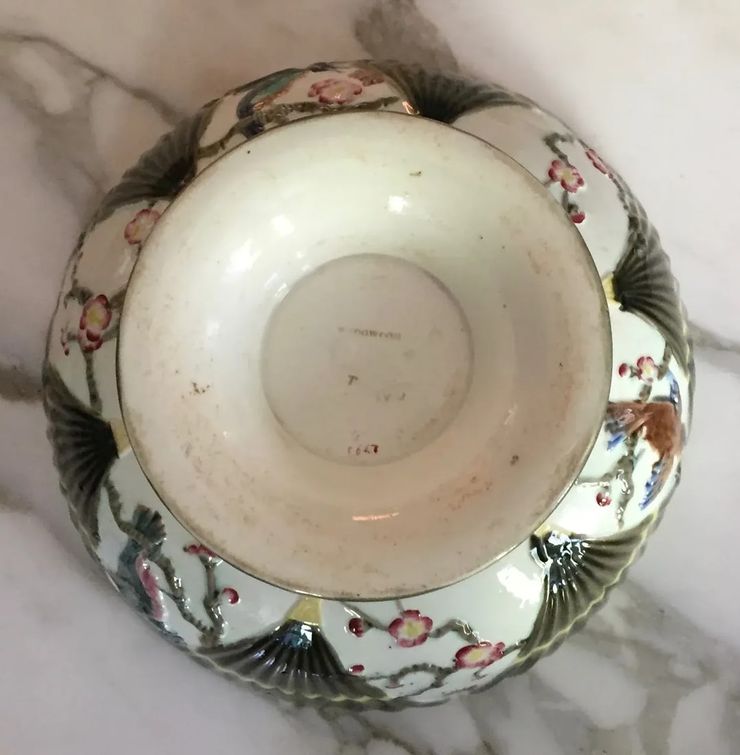 Antique 19th Century Wedgwood Majolica Argenta Ware Footed Bowl Decorated with Birds and Fans - 6