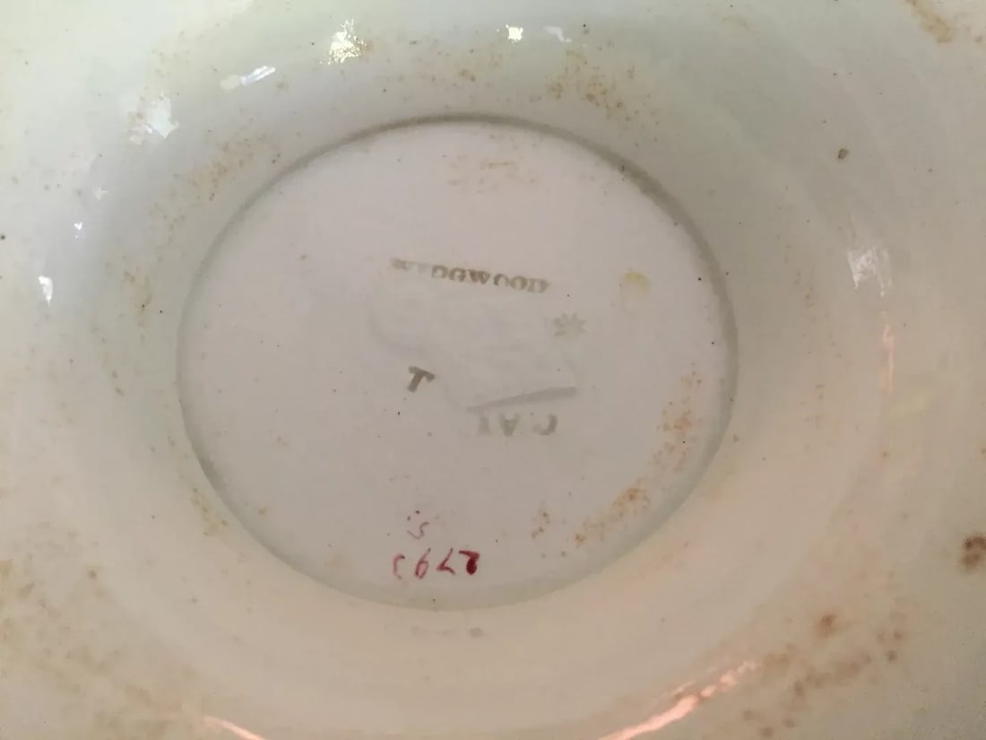 Antique 19th Century Wedgwood Majolica Argenta Ware Footed Bowl Decorated with Birds and Fans - 7