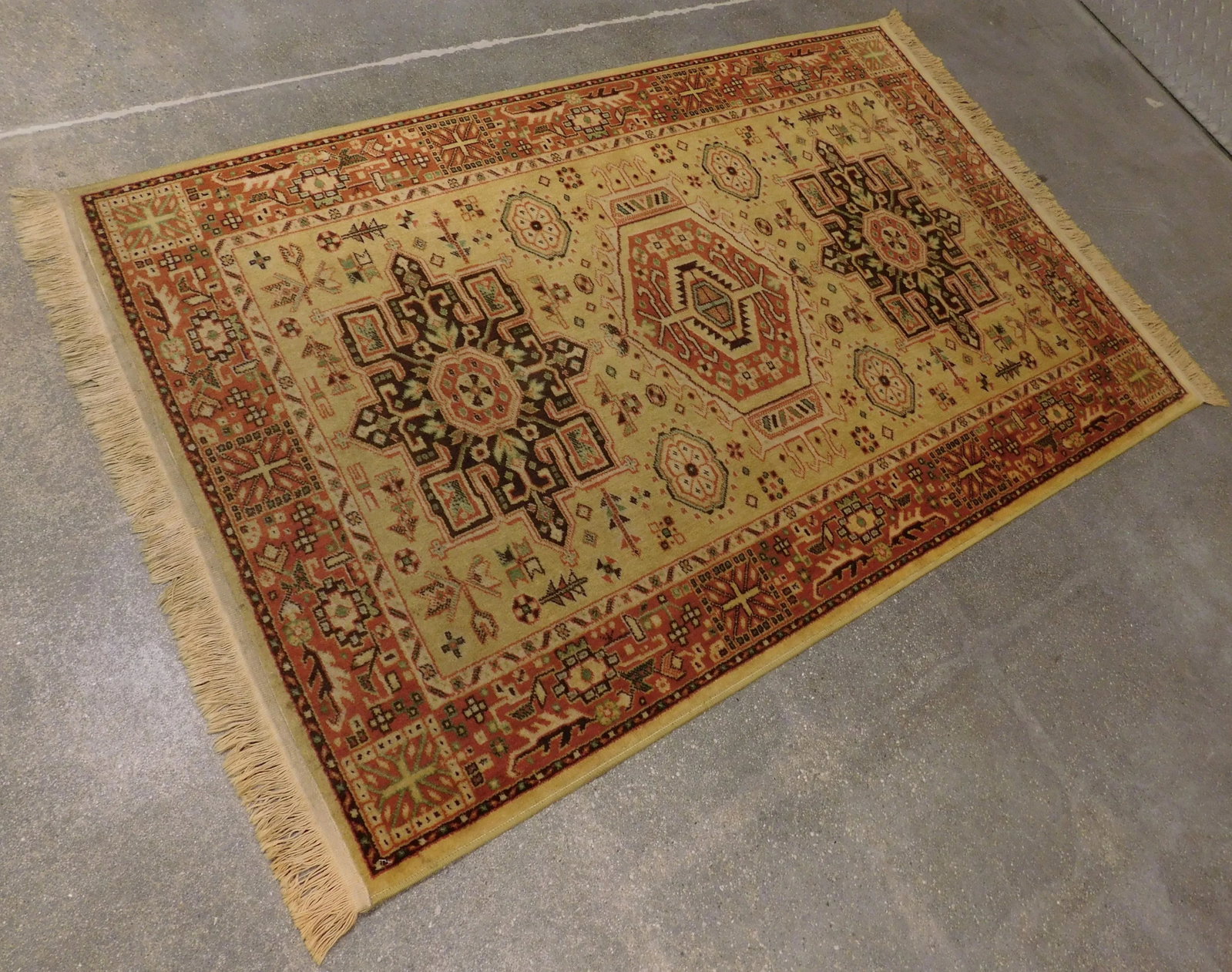 1990s Vintage Geometric Style Rug. 3'3"x 5'2" - 2