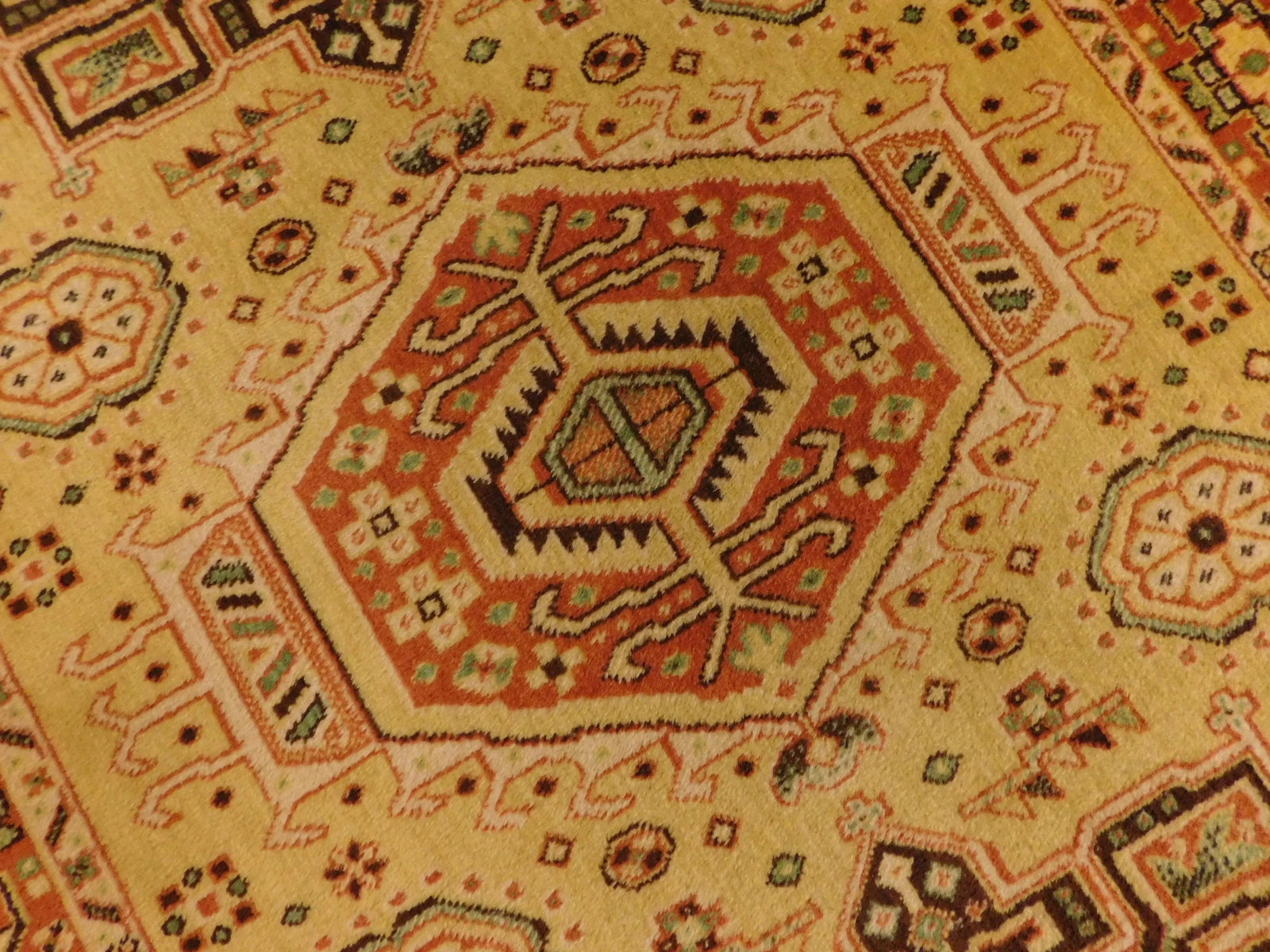 1990s Vintage Geometric Style Rug. 3'3"x 5'2" - 5