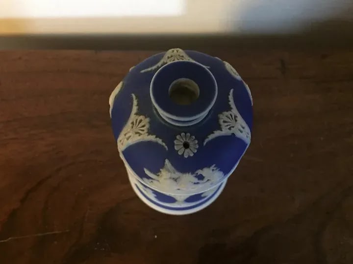 Antique 19th Century Wedgwood Jasperware Neoclassical Vesta Candle Holder - 4