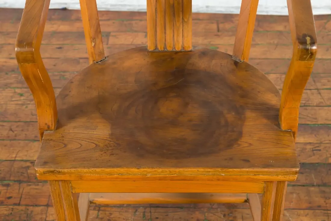 Chinese Early 20th Century Horseshoe Back Armchair with Carved Reeded Splat - 4
