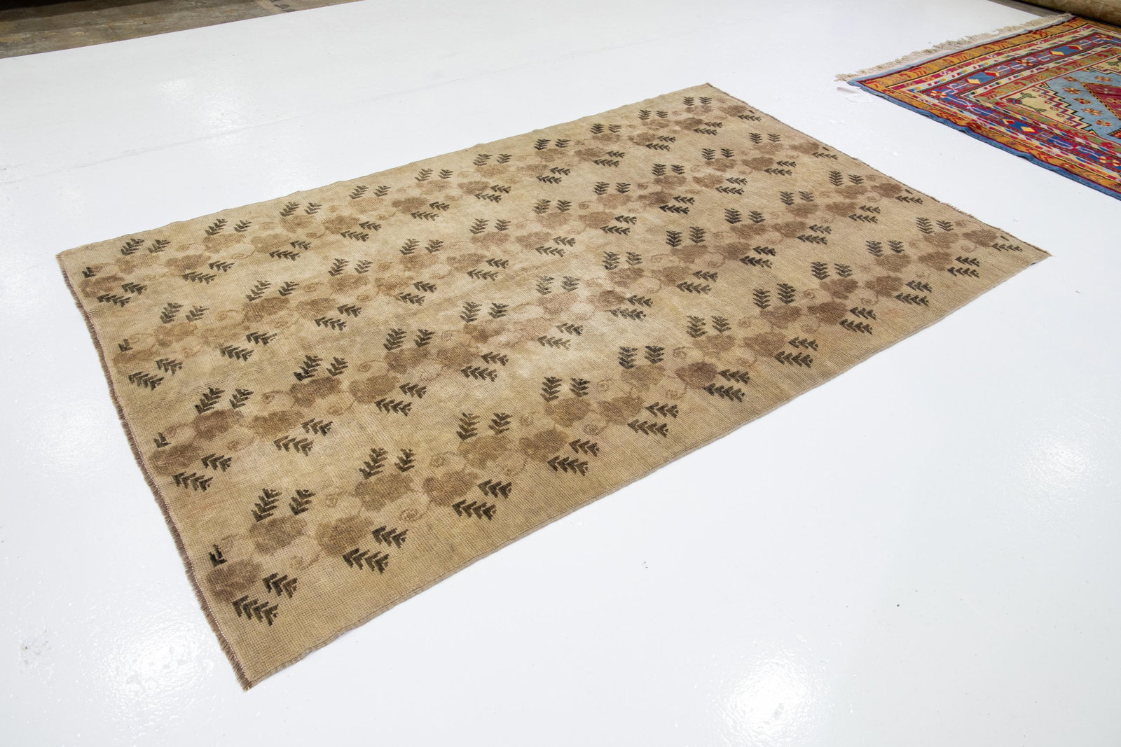 Antique Khotan Handmade Floral Pattern Wool Rug in Tan - 2
