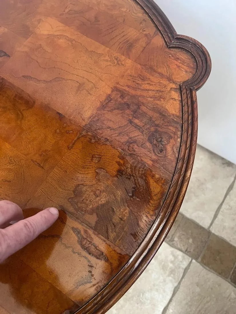 1980s Vintage Hekman Round Table With Drawer French Style Burl Mahogany - 7