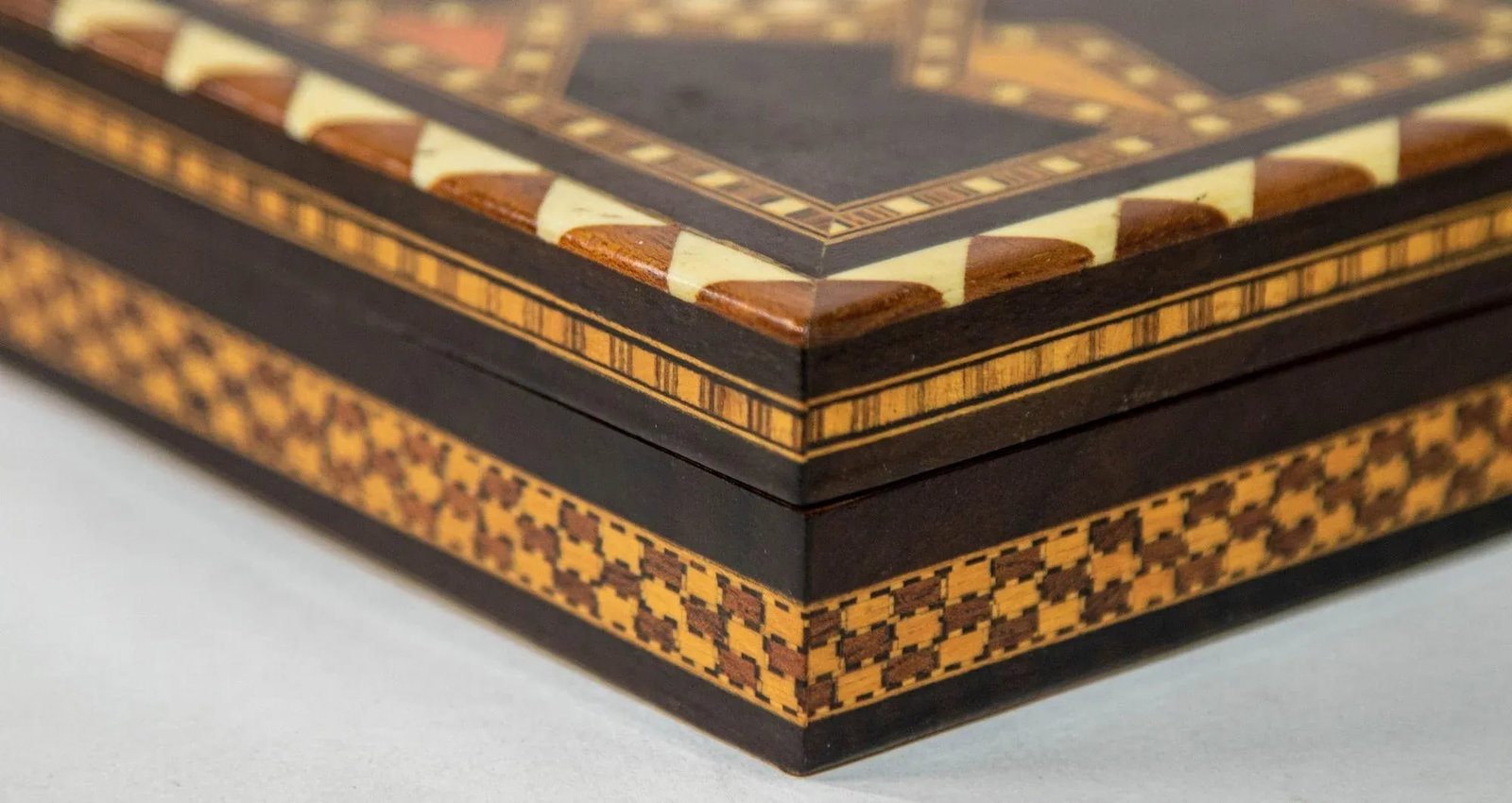 Moorish Spain Inlaid Marquetry Mosaic Box 1950's - 6