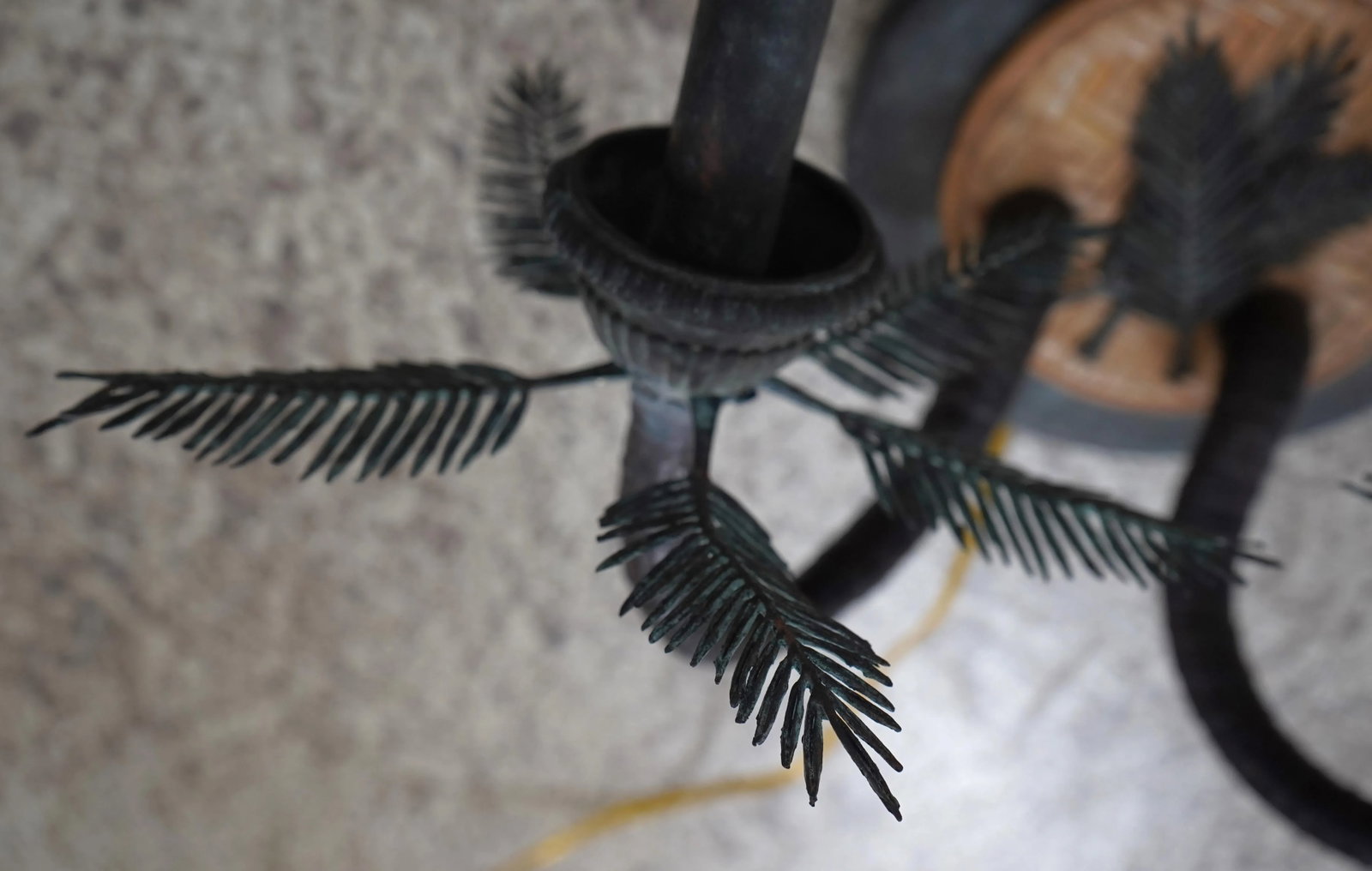 Maitland Smith Bronze Palm Tree Lighted Wall Sconce - 4