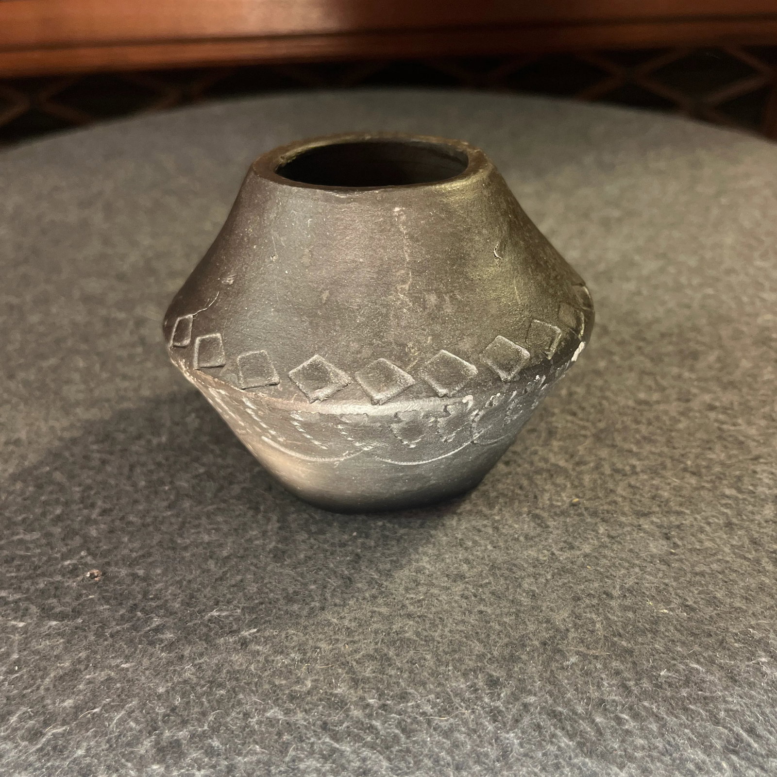 Vintage Louise Bigmeat Maney Cherokee Black Pottery Jar - 2