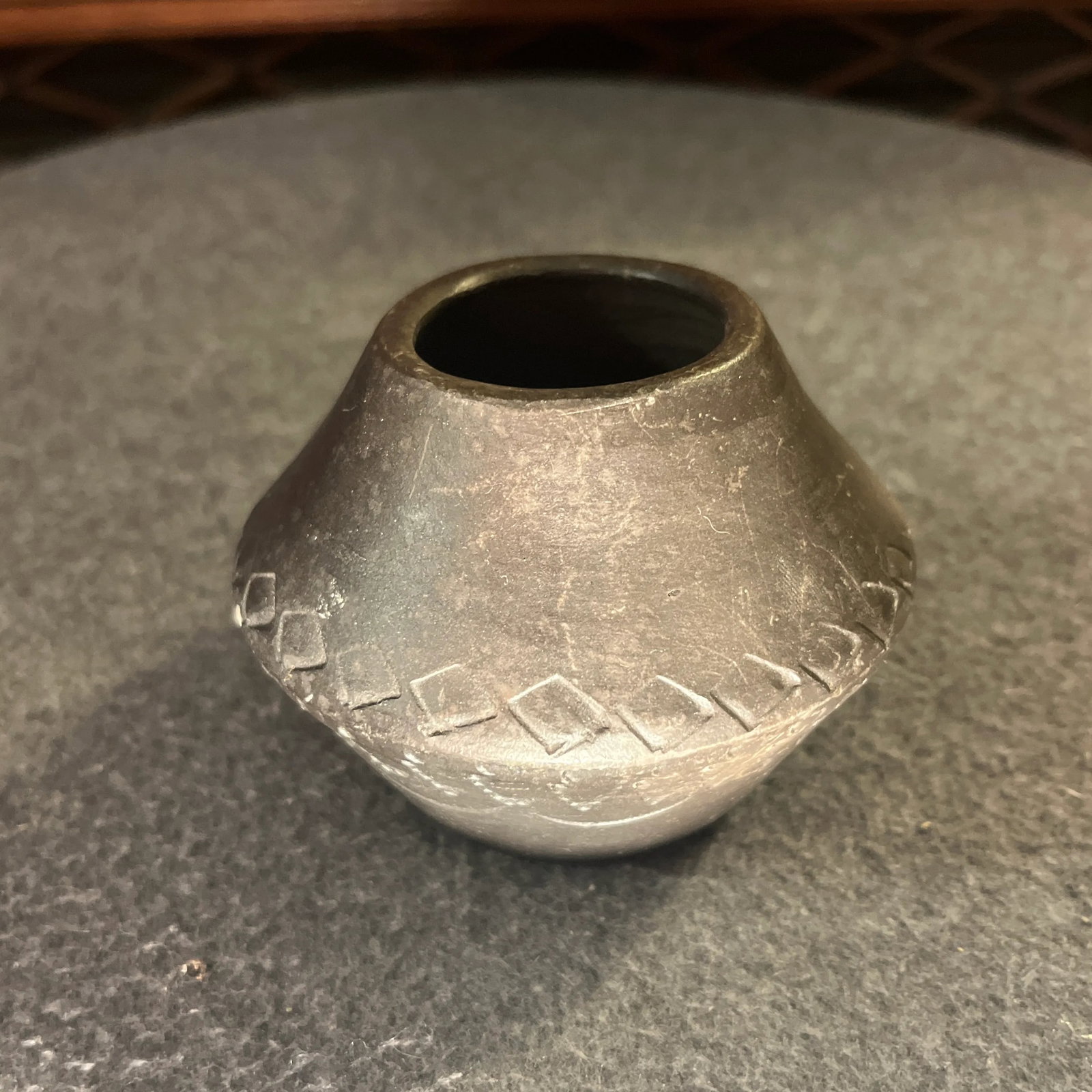 Vintage Louise Bigmeat Maney Cherokee Black Pottery Jar - 3