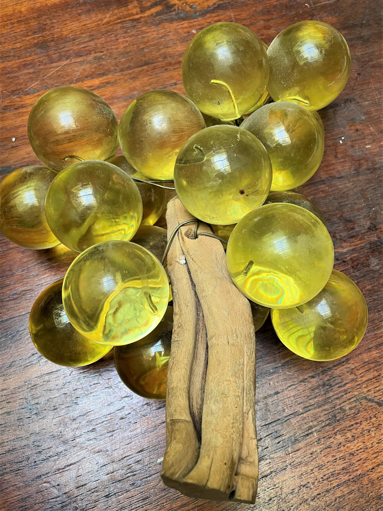 1970s Italian Large Yellow Lucite Grapes Bunch on Driftwood Stem - 8