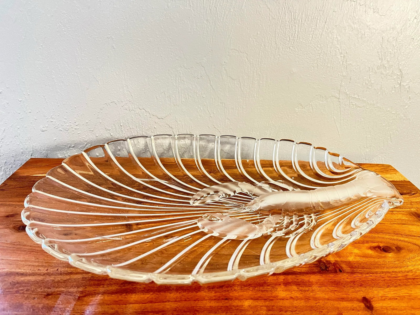 Late 20th Century Mikasa Large Clear Glass Lobster & Sea Shell Themed Serving Platter - 5