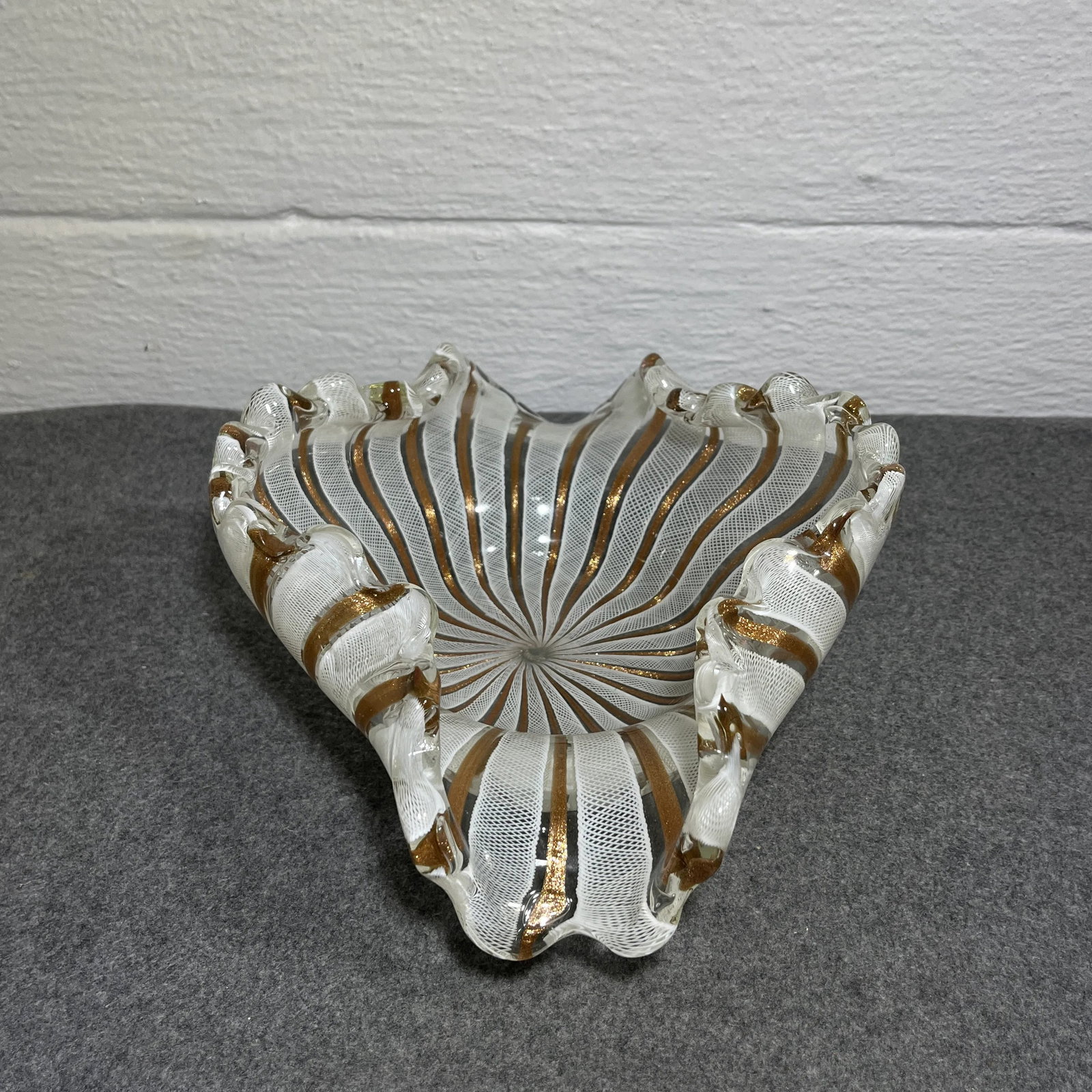 Mid 20th Century Copper/White Ribbon Bowl Attributed to Fratelli Toso-Murano - 5