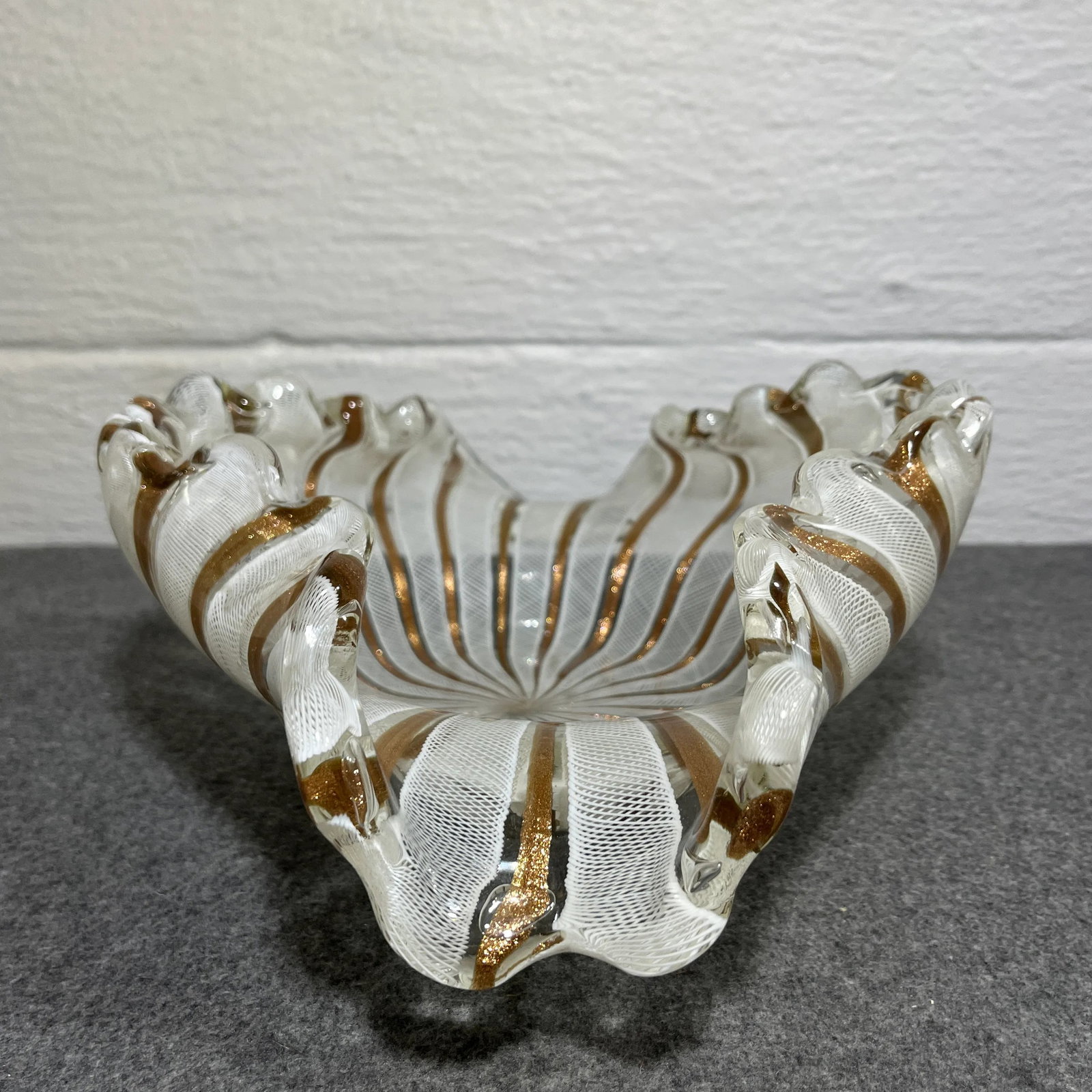 Mid 20th Century Copper/White Ribbon Bowl Attributed to Fratelli Toso-Murano - 6