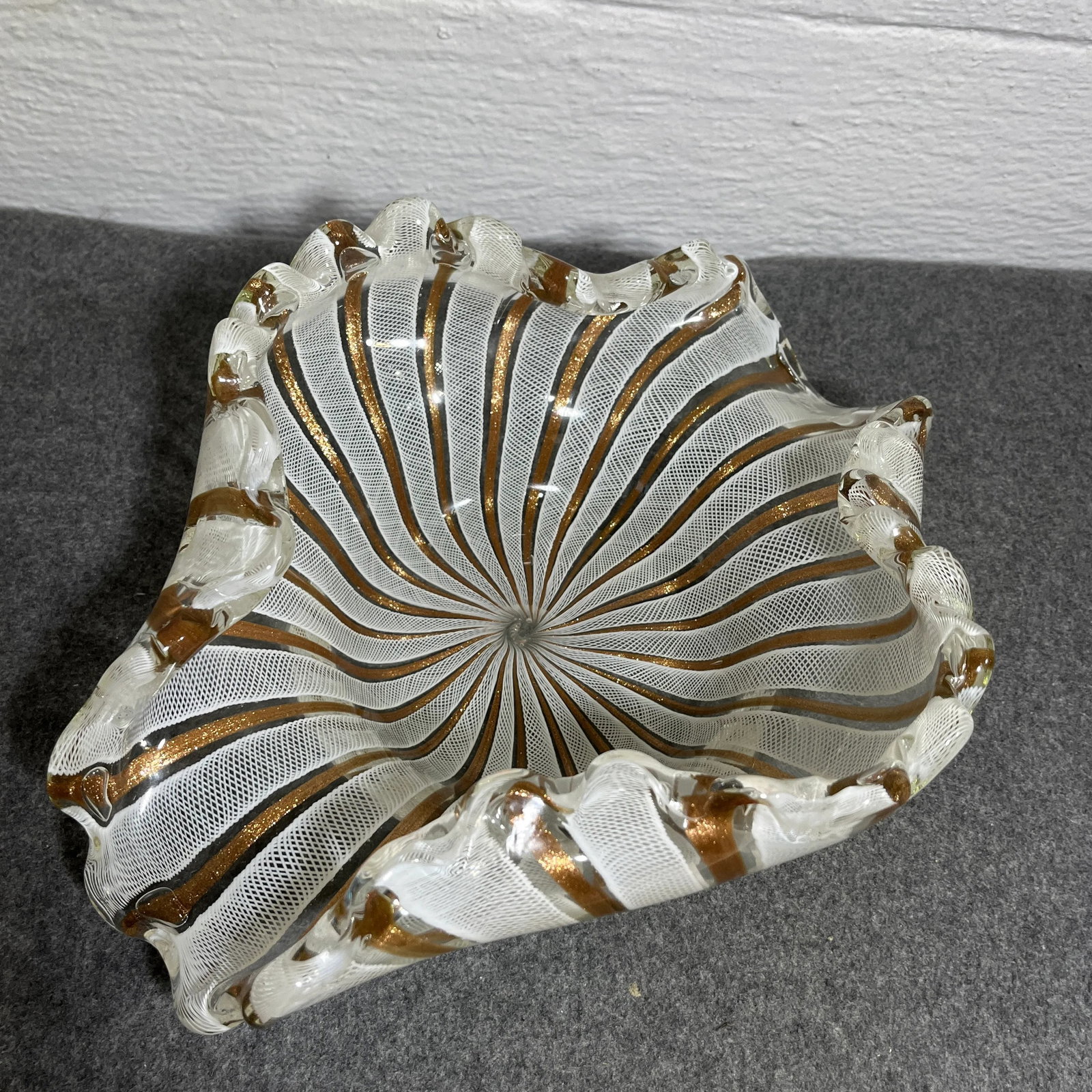 Mid 20th Century Copper/White Ribbon Bowl Attributed to Fratelli Toso-Murano - 7