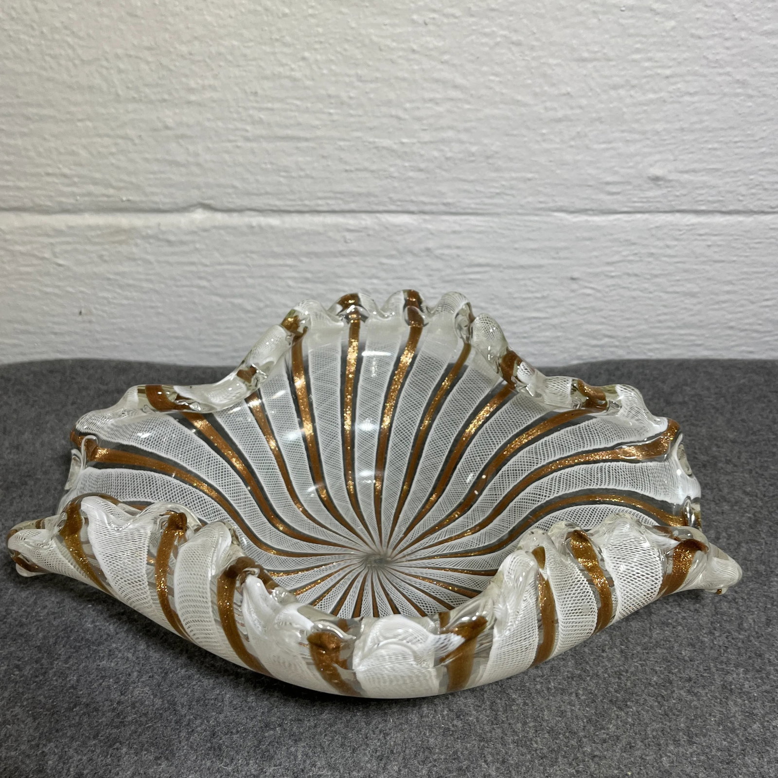 Mid 20th Century Copper/White Ribbon Bowl Attributed to Fratelli Toso-Murano - 8