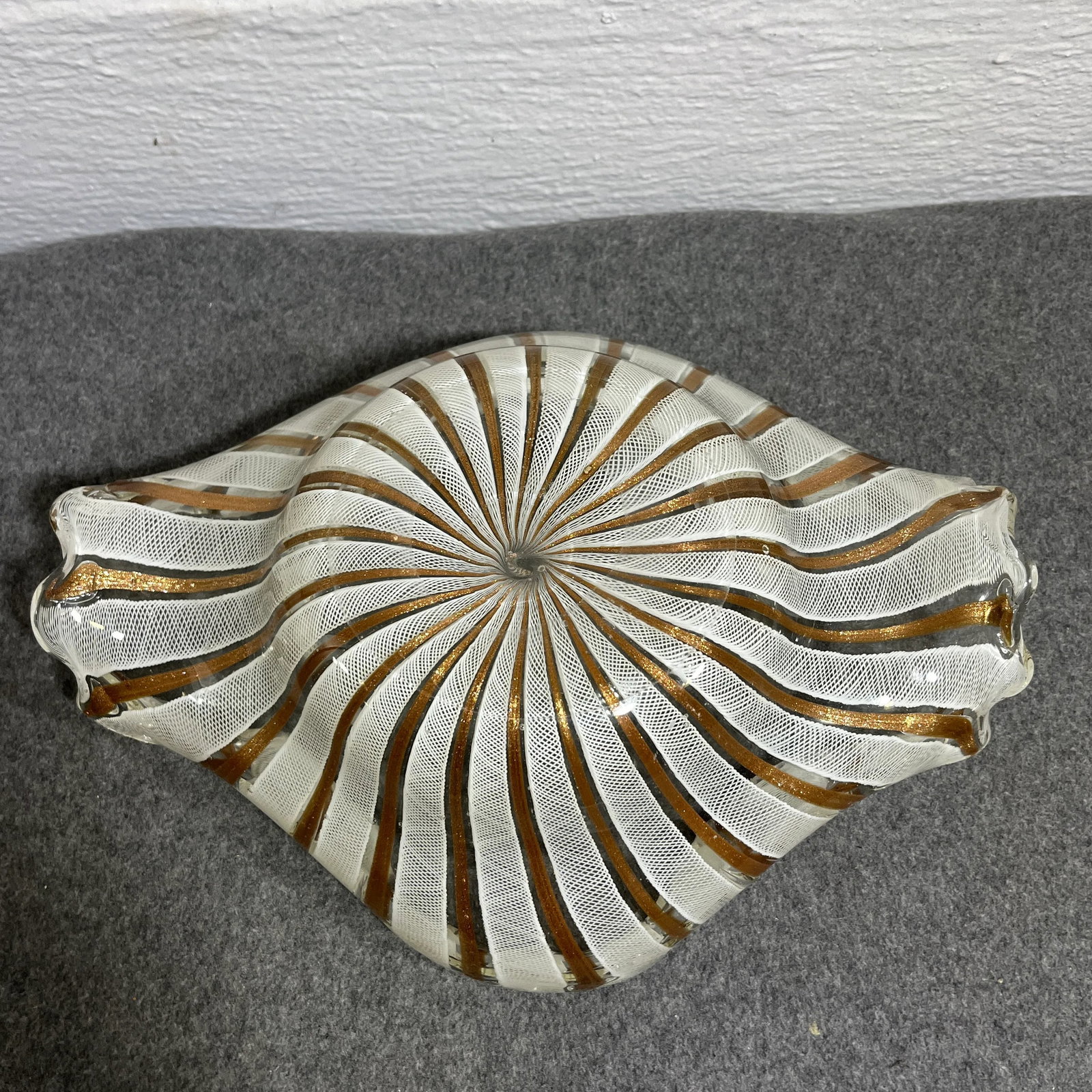 Mid 20th Century Copper/White Ribbon Bowl Attributed to Fratelli Toso-Murano - 9