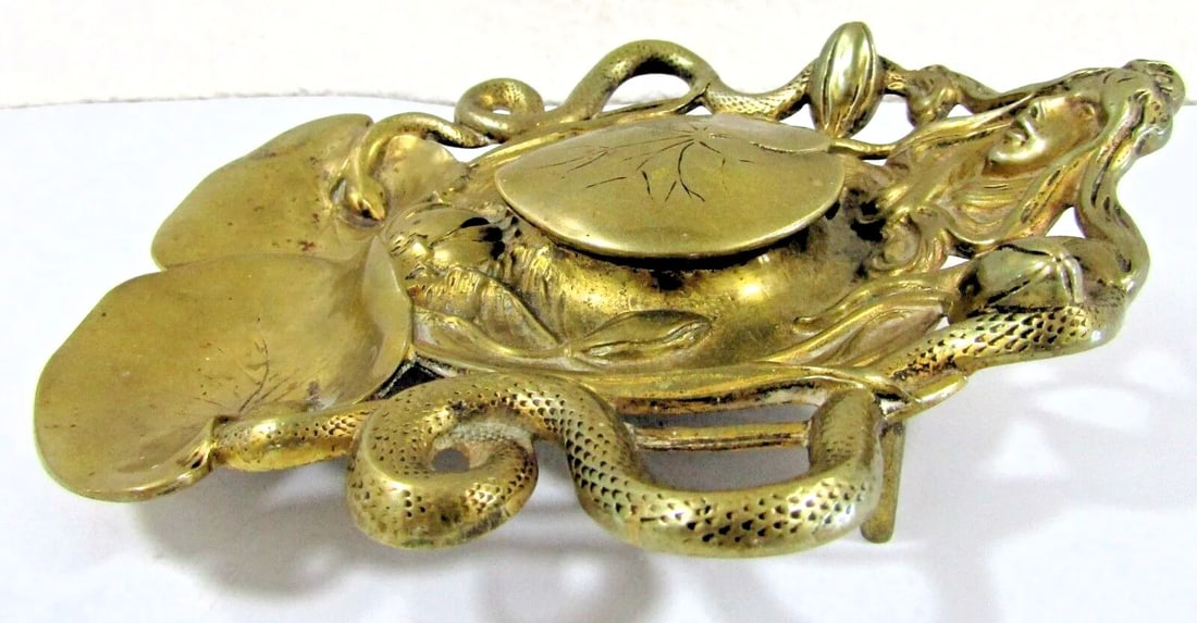 Antique Art Nouveau Bronze Inkwell Signed Geschutzt Woman, Snakes and Lily Pads - 4