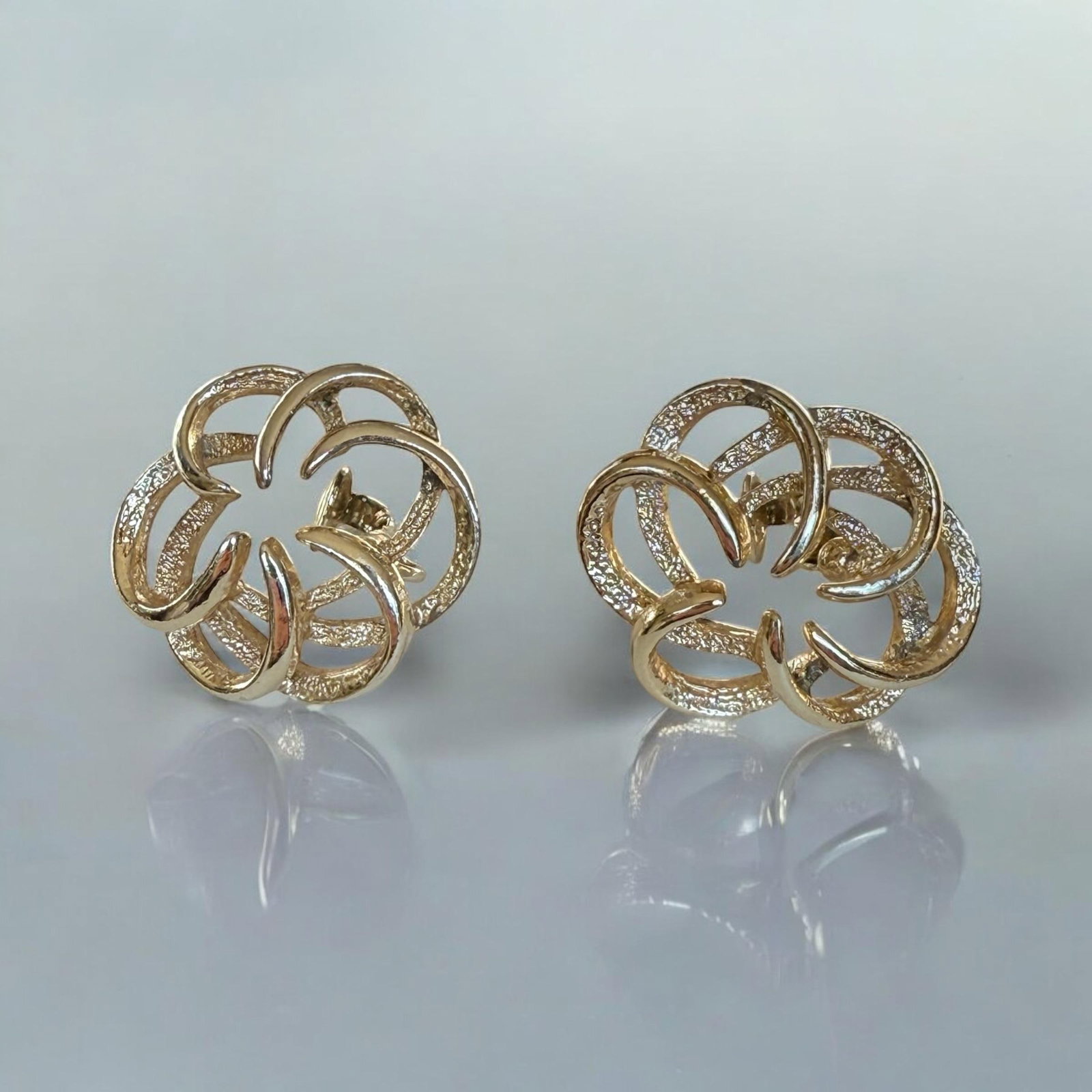 Vintage Brooch and Earring Set Gold Tone Swirl Sarah Coventry - 4