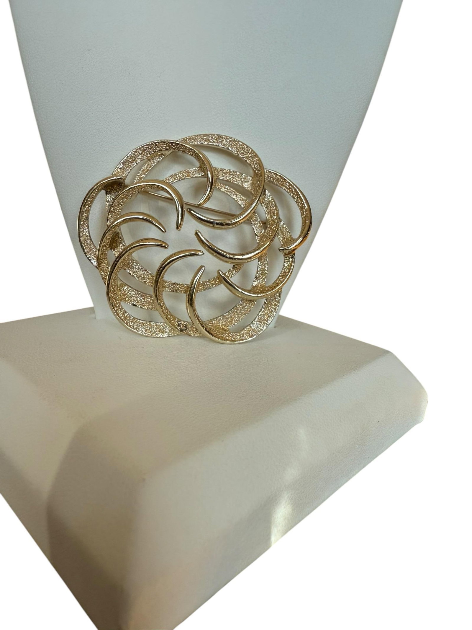 Vintage Brooch and Earring Set Gold Tone Swirl Sarah Coventry - 6