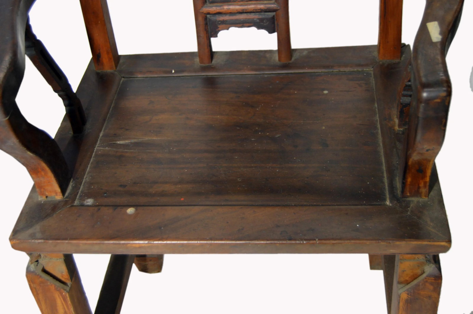 Chinese Yumu Official's Chair With Hand-Carved Splat and Fretwork - 5