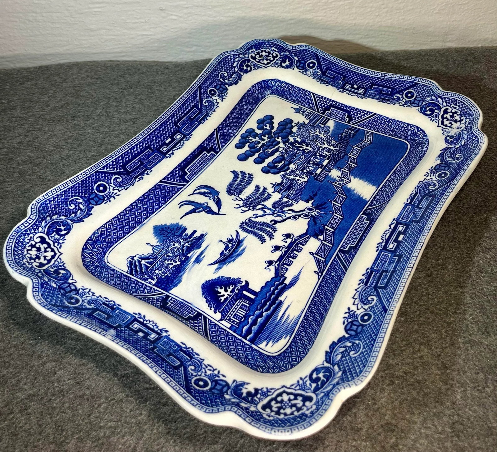 Early 20th Century Dudson, Wilcox, & Till Willow Blue Rectangular Serving Platter - 3