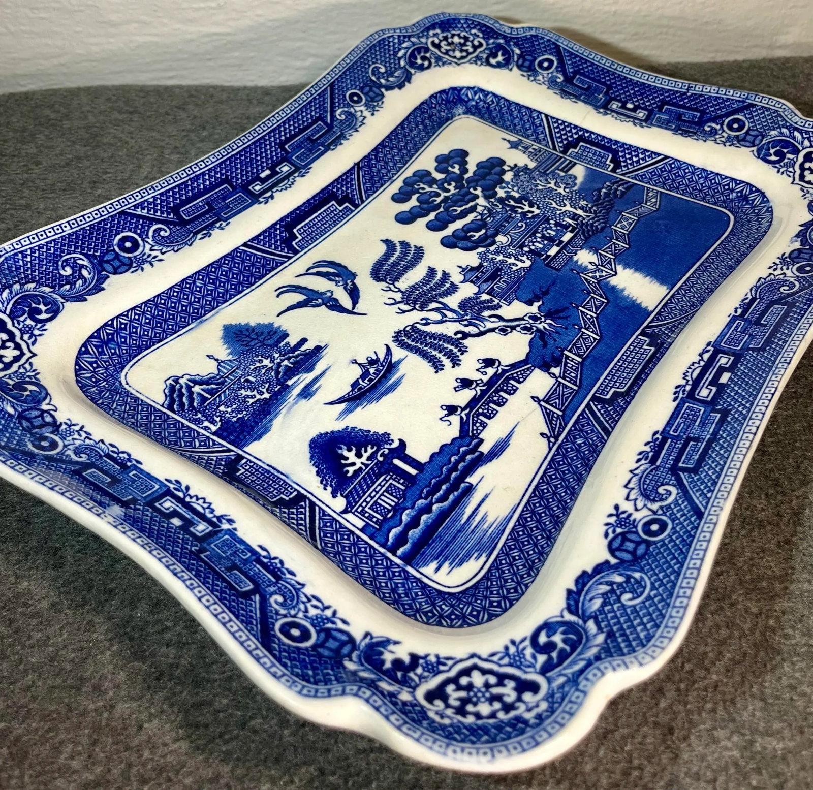 Early 20th Century Dudson, Wilcox, & Till Willow Blue Rectangular Serving Platter - 4