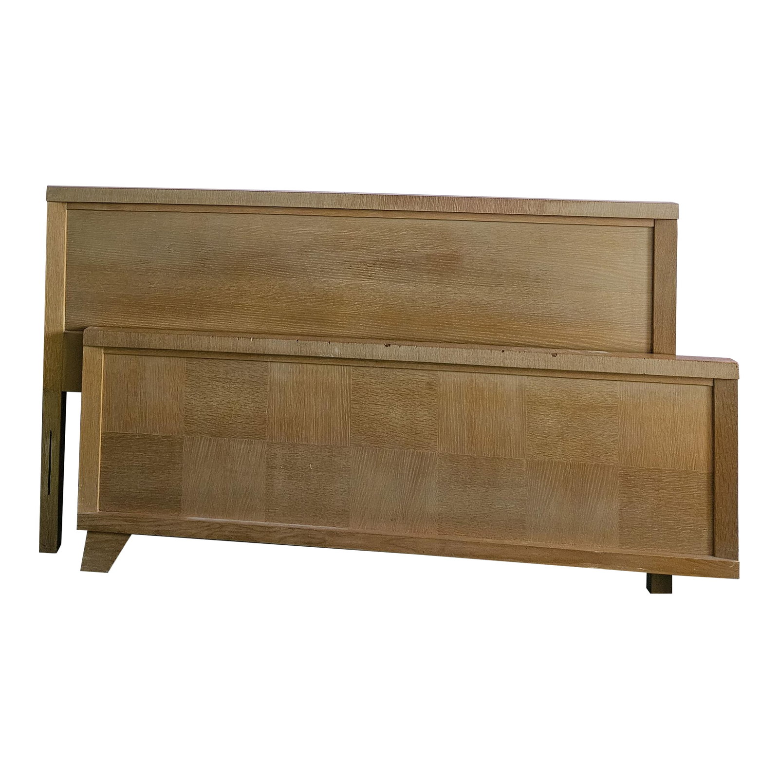Vintage 1950s Starline Hollywood La Blond Birch Full Size Bed: This marvelous Mid Century Modern Hollywood full size rectangular headboard, footboard with siderails bed is in the style of Paul Frankl and is created in gorgeous blond birch veneer. The style is sim