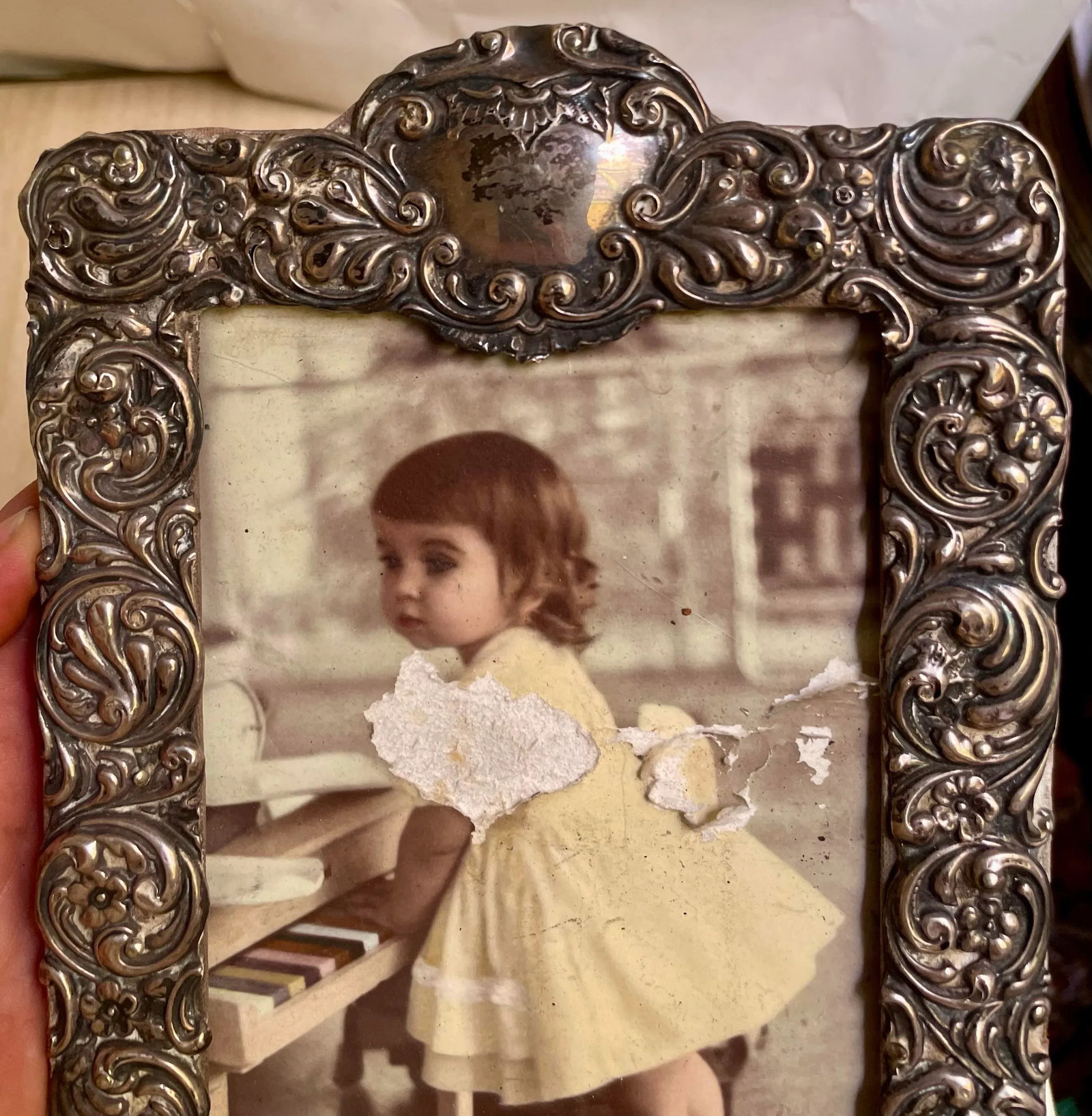 1901 Birmingham Mint Sterling Silver Desk Top Picture Frame Embossed Design - 2